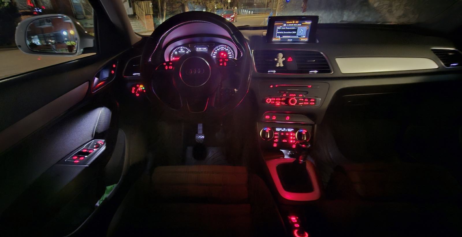 Audi Q3 2,0 TDI Sport, fotografija 12