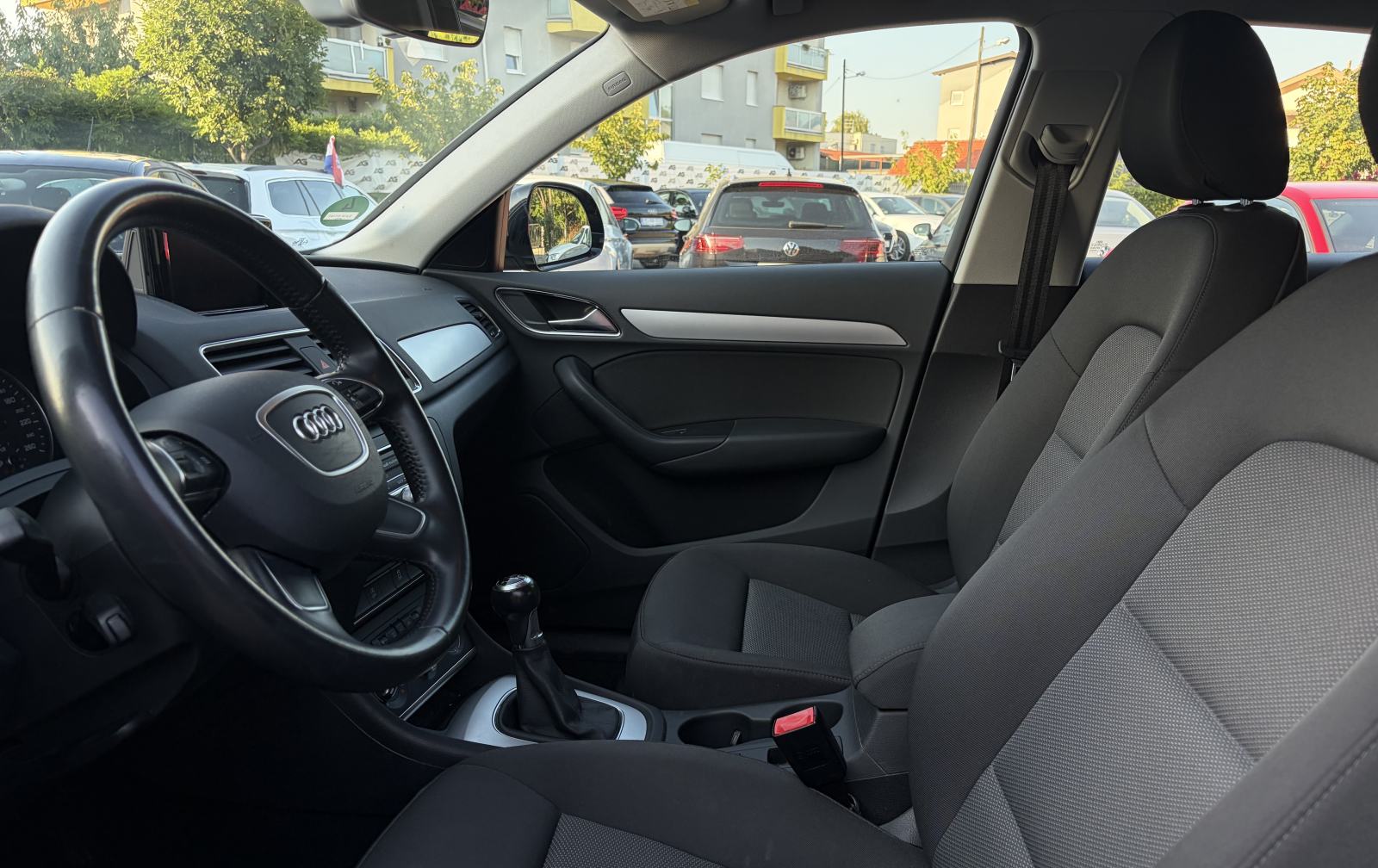 Audi Q3 2,0 TDI Sport, fotografija 17