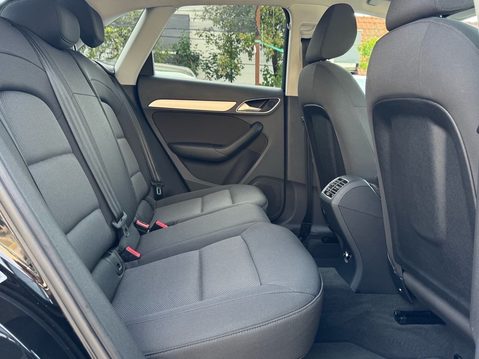 Audi Q3 2,0 TDI S-tronic / BIXENON / NAVI / PDC / AUT KLIMA / JAMSTVO, fotografija 16