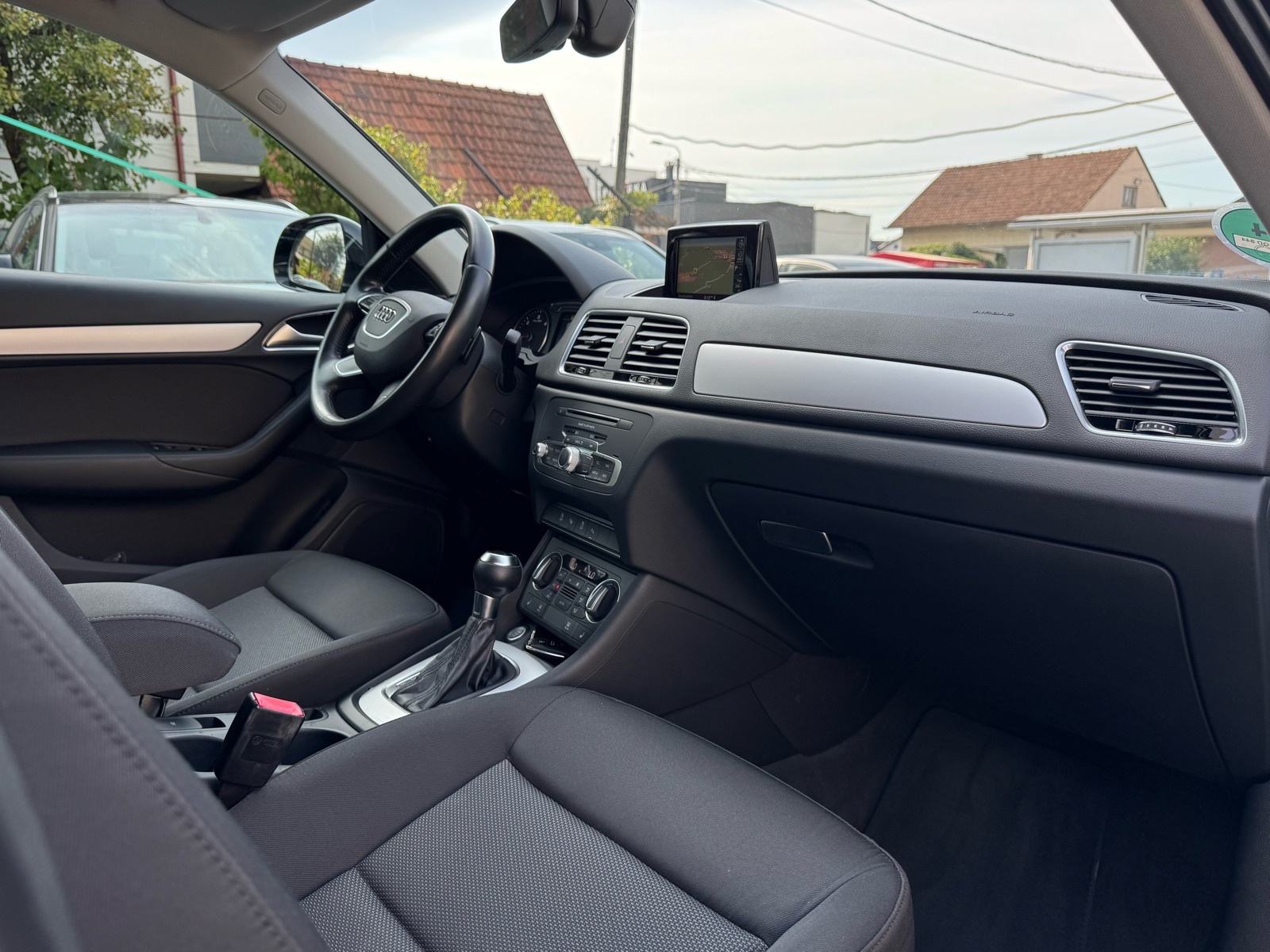 Audi Q3 2,0 TDI S-tronic / BIXENON / NAVI / PDC / AUT KLIMA / JAMSTVO, fotografija 17