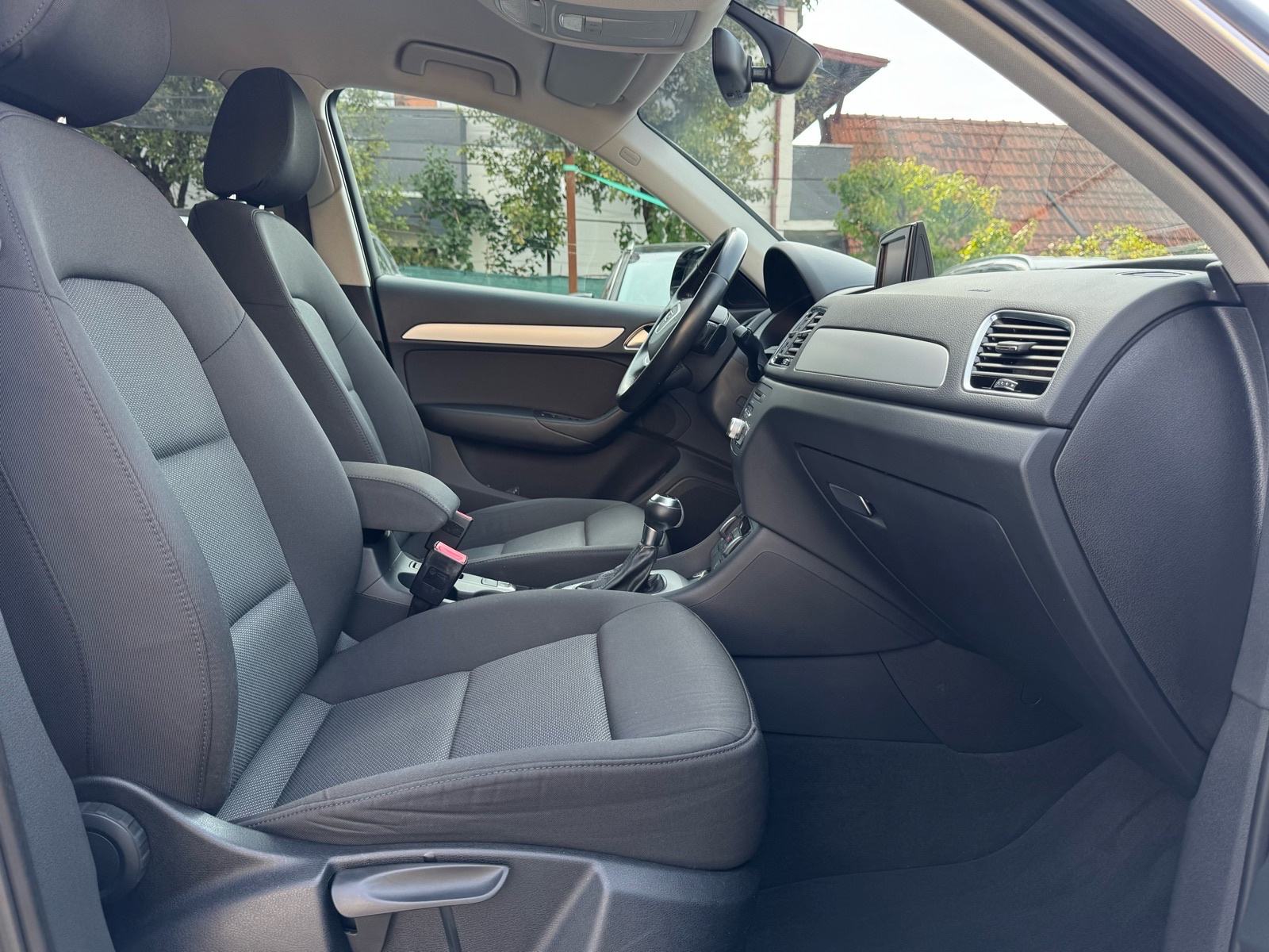 Audi Q3 2,0 TDI S-tronic / BIXENON / NAVI / PDC / AUT KLIMA / JAMSTVO, fotografija 18
