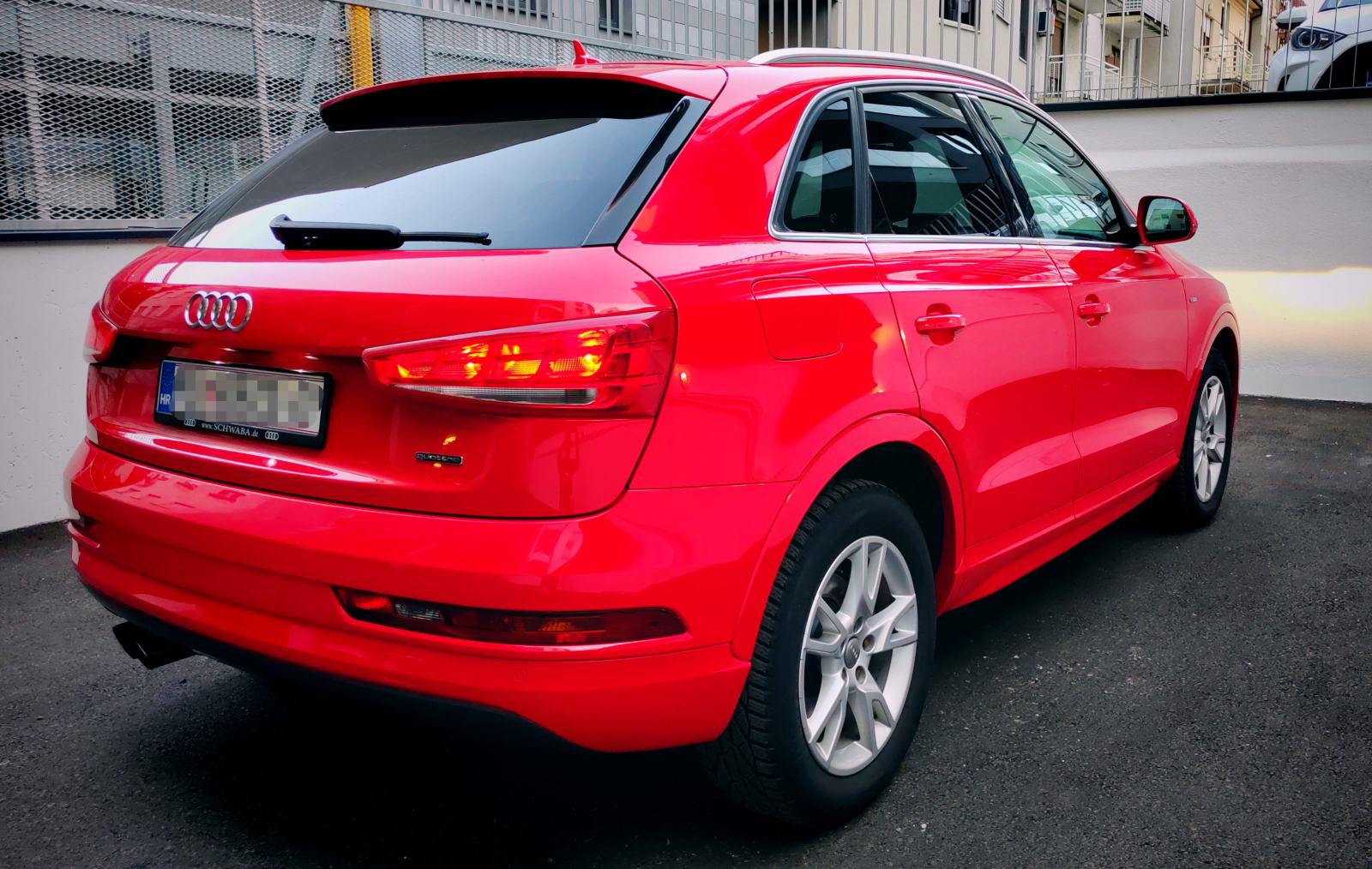 Audi Q3 *Sline* *179 KS* *Keyless* *Quattro*, fotografija 3