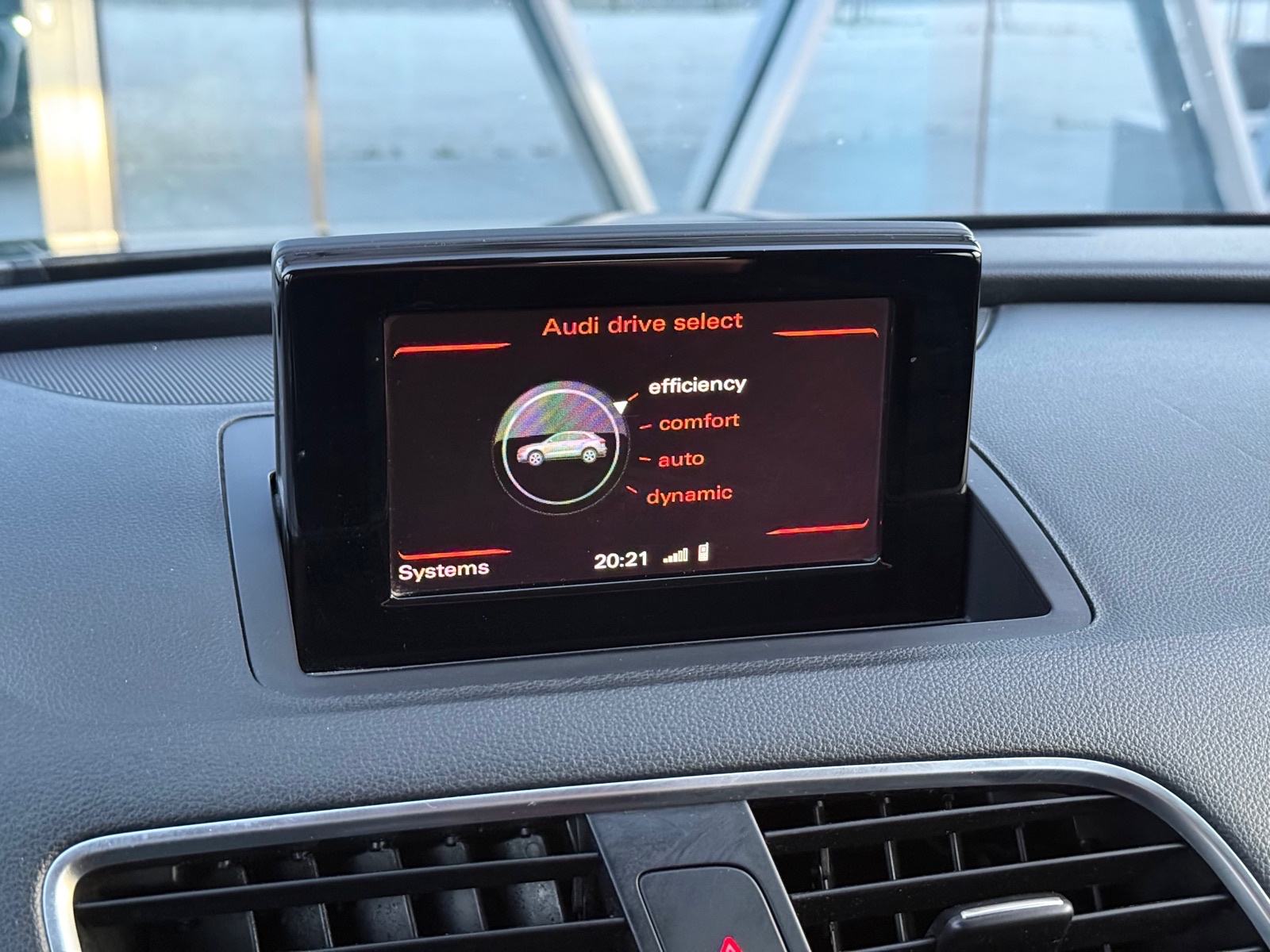 AUDI Q3 2,0TDI LED,TEMP,PDC,REG 09/26,HR AUTO,JAMSTVO,NA IME KUPCA, fotografija 14