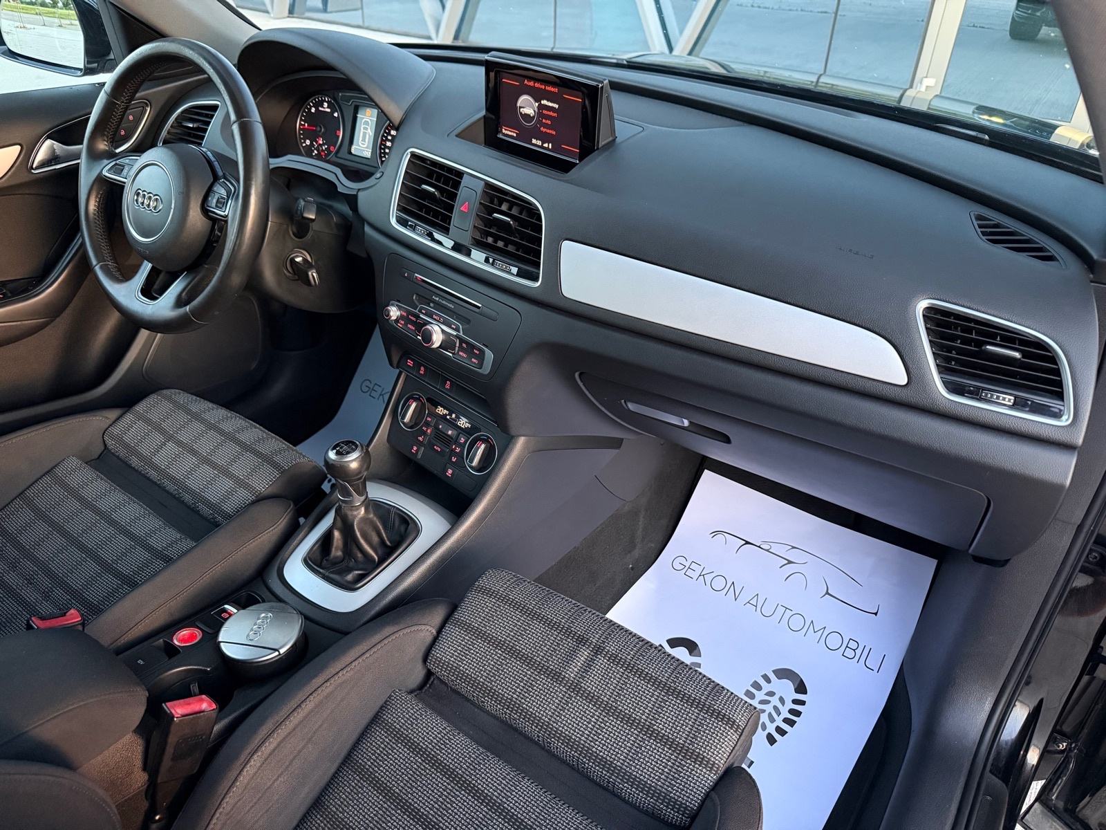 AUDI Q3 2,0TDI LED,TEMP,PDC,REG 09/26,HR AUTO,JAMSTVO,NA IME KUPCA, fotografija 15