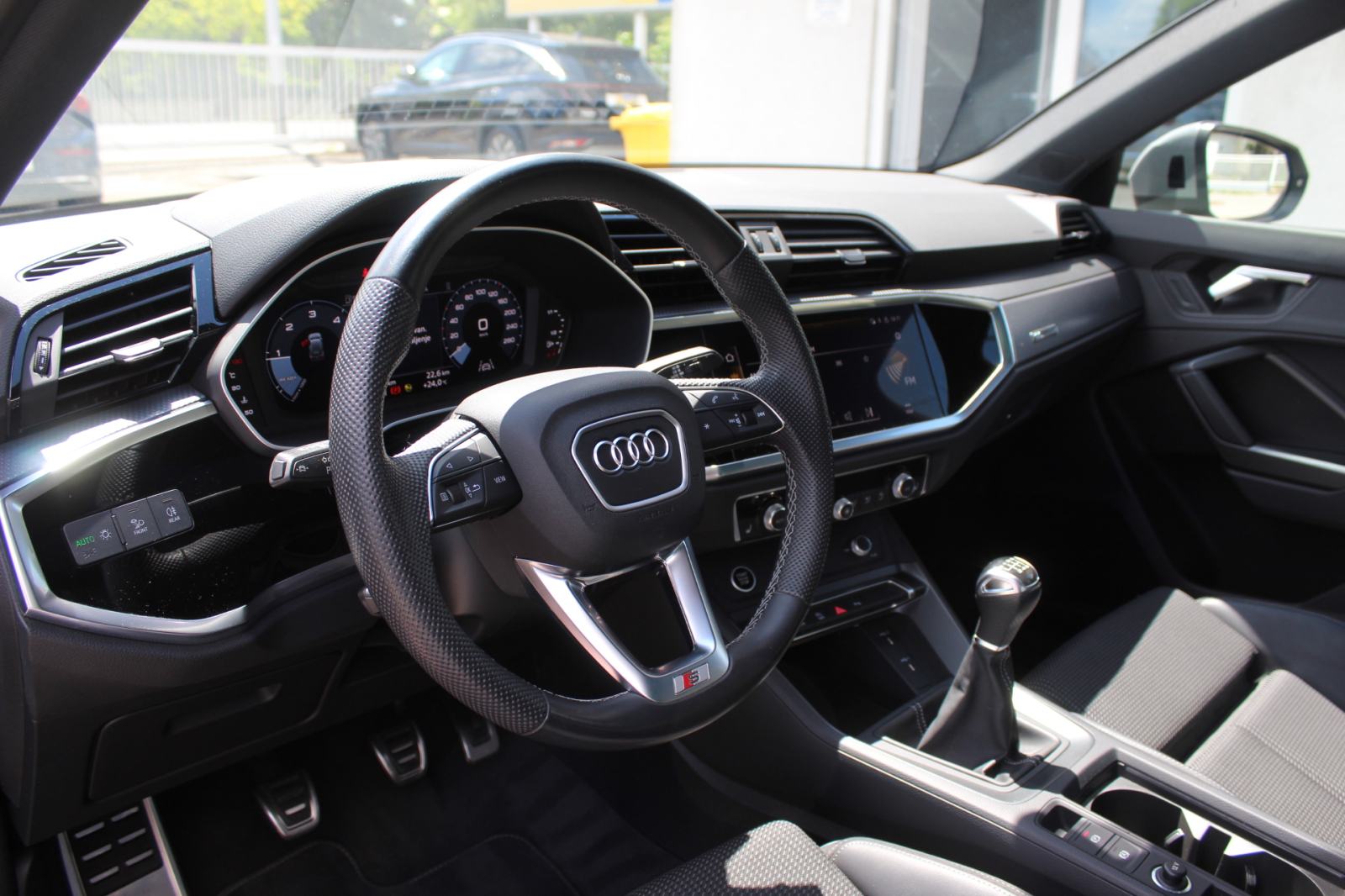 Audi Q3 35 TDI 3x S-LINE, LED, PANORAMA, KOŽA, NAVI, ALU 18",GARANCIJA, fotografija 12
