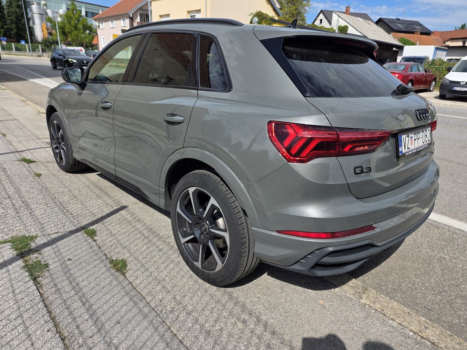 Audi Q3 35 TDI automatik, Matrix ,3x S Line, 19', 1 vl, nema 5%, fotografija 2