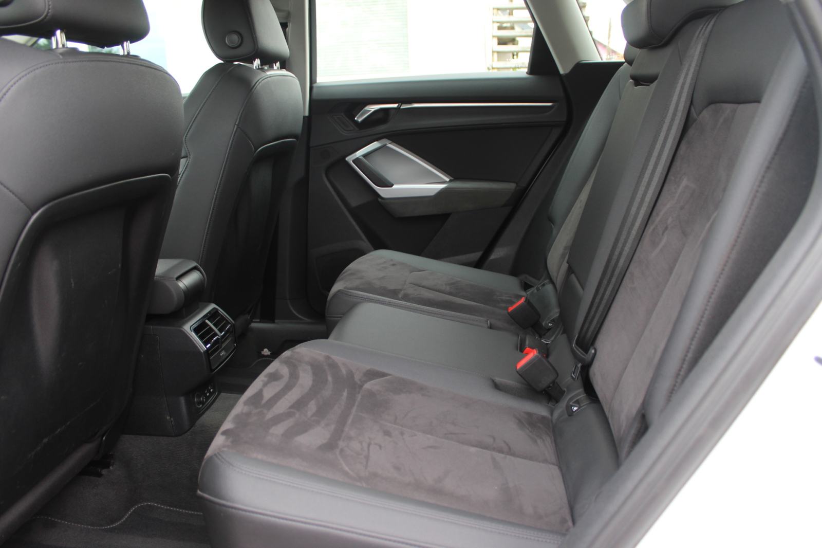 Audi Q3 35 TDI AUTOMATIK, LED, VIRTUAL, NAVI, KOŽA, ALU 18, GARANCIJA., fotografija 9