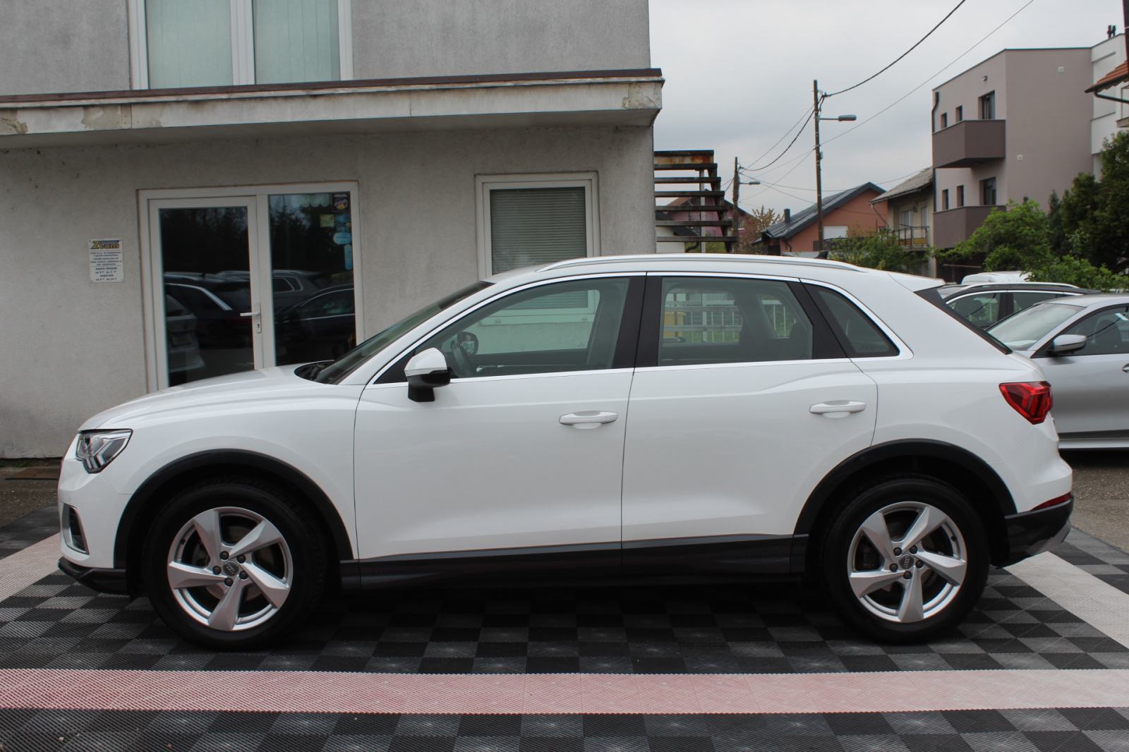 Audi Q3 35 TDI AUTOMATIK, LED, VIRTUAL, NAVI, KOŽA, ALU 18, GARANCIJA., fotografija 4