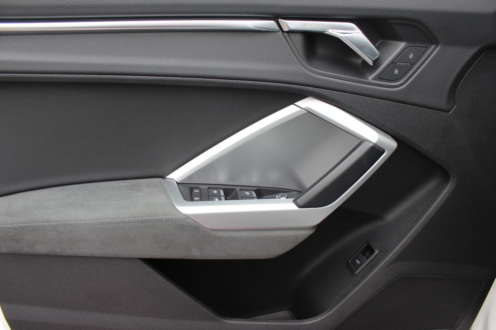 Audi Q3 35 TDI AUTOMATIK, LED, VIRTUAL, NAVI, KOŽA, ALU 18, GARANCIJA., fotografija 15