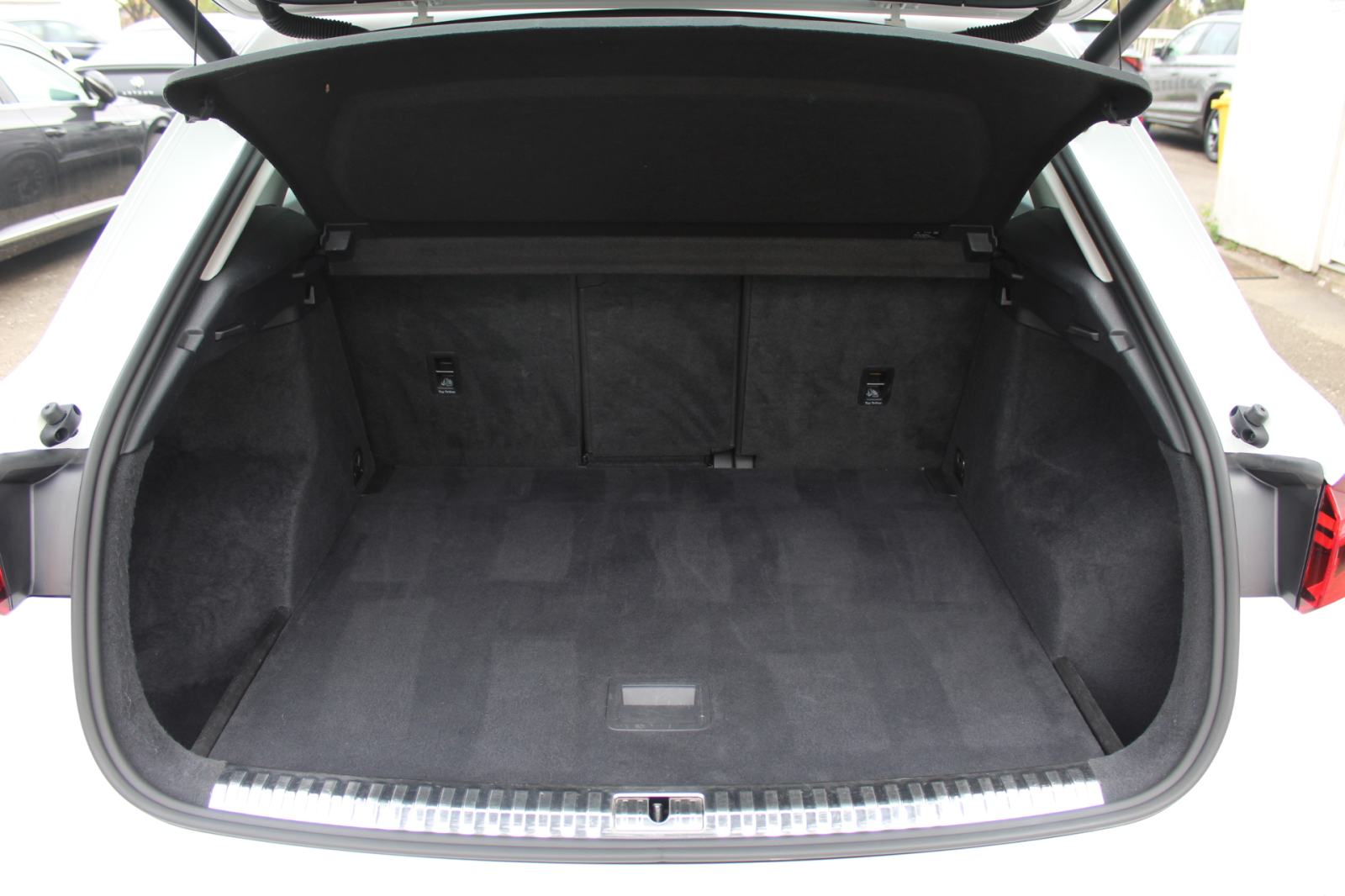 Audi Q3 35 TDI AUTOMATIK, LED, VIRTUAL, NAVI, KOŽA, ALU 18, GARANCIJA., fotografija 16