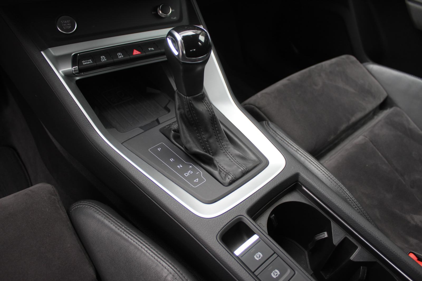 Audi Q3 35 TDI AUTOMATIK, LED, VIRTUAL, NAVI, KOŽA, ALU 18, GARANCIJA., fotografija 14