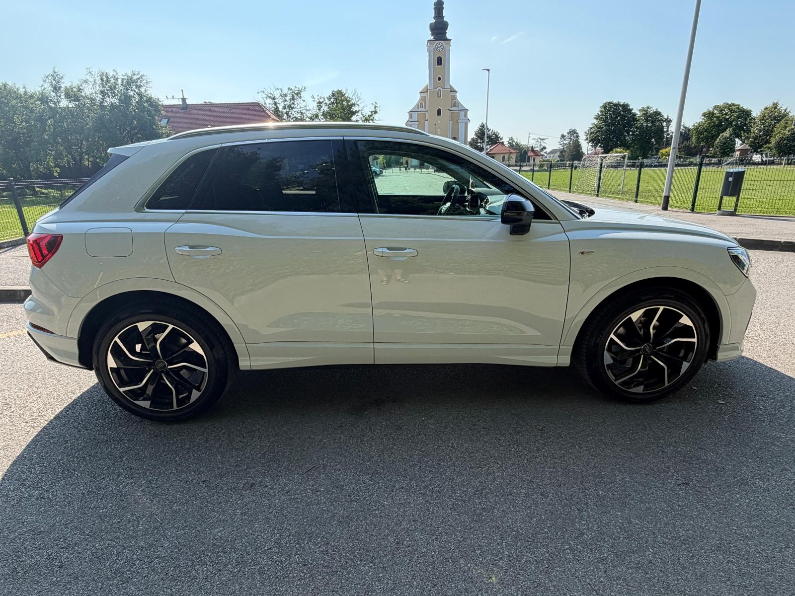 Audi Q3 35 TDI automatik S-line, reg 6/27, fotografija 4