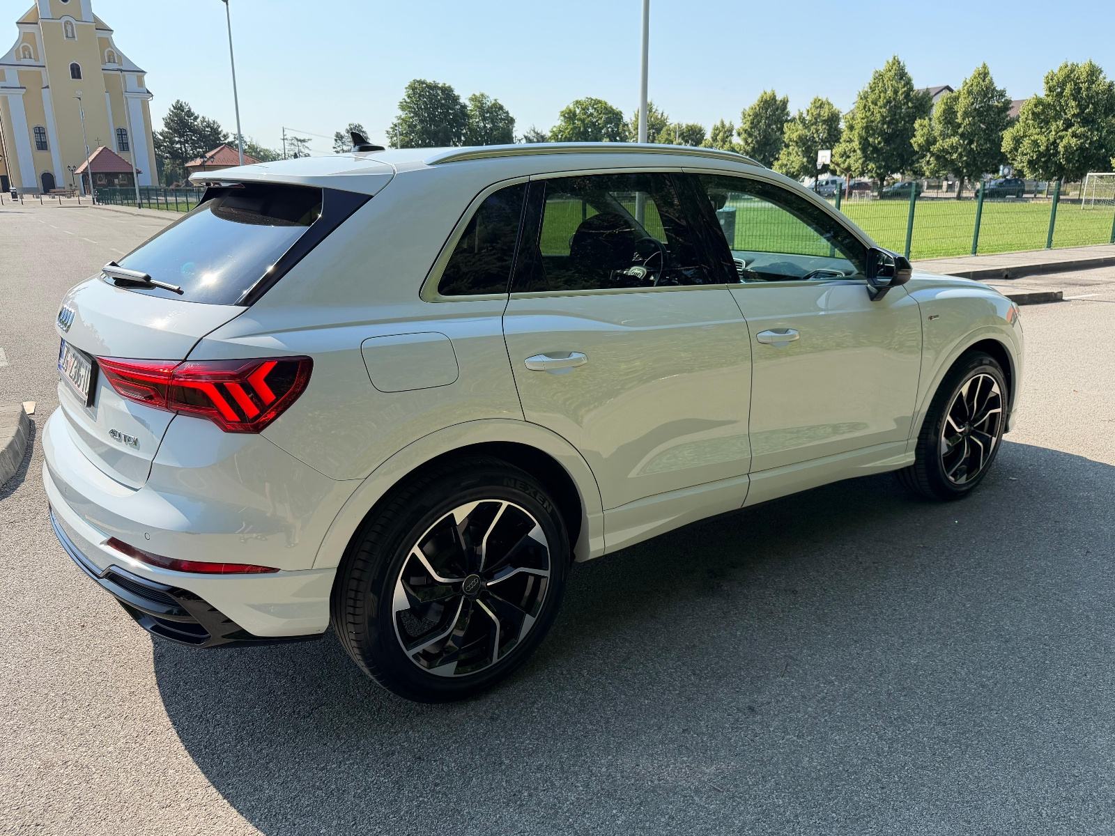 Audi Q3 35 TDI automatik S-line, reg 6/27, fotografija 5