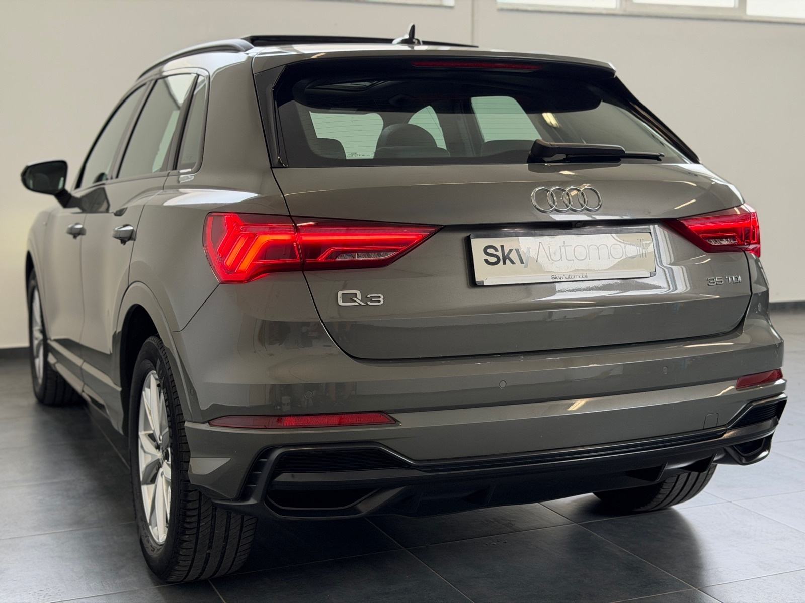 Audi Q3 35 TDI S-LINE, PANORAMA, JAMSTVO 24MJ, LEASING 0% UČEŠĆA, fotografija 5