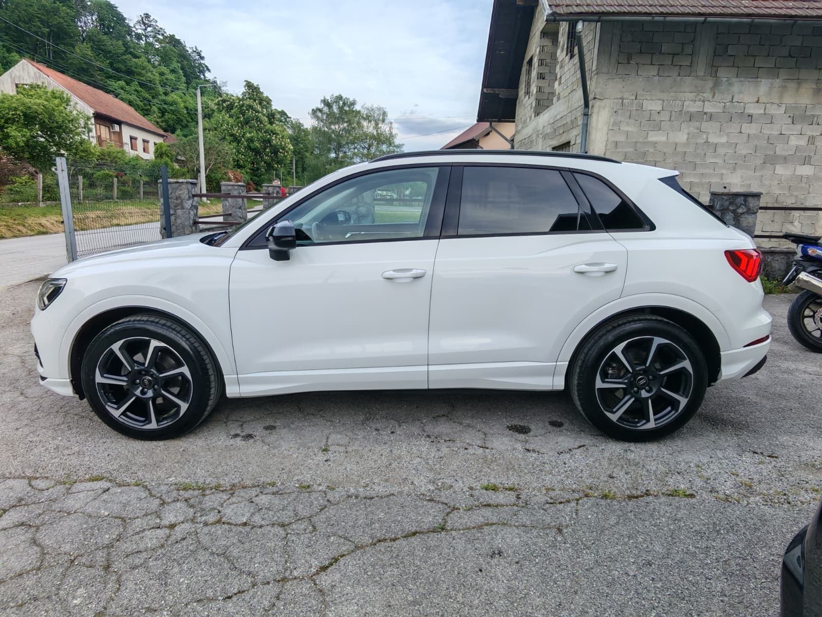 Audi Q3 35 TDI - reg. god. dana - veliki servis - 19”alu - virtual, fotografija 5
