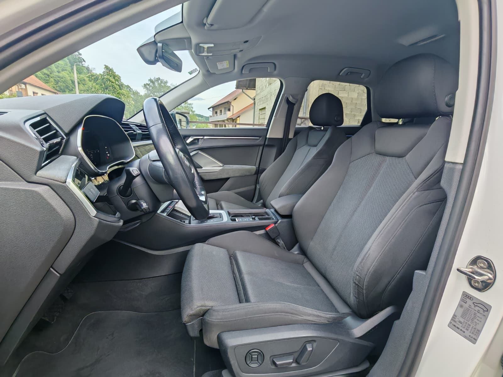 Audi Q3 35 TDI - reg. god. dana - veliki servis - 19”alu - virtual, fotografija 7