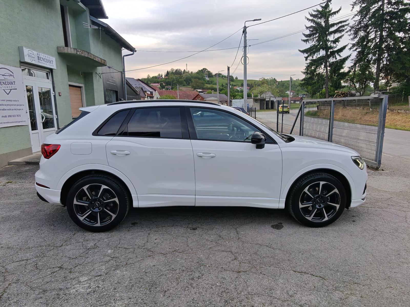 Audi Q3 35 TDI - reg. god. dana - veliki servis - 19”alu - virtual, fotografija 3