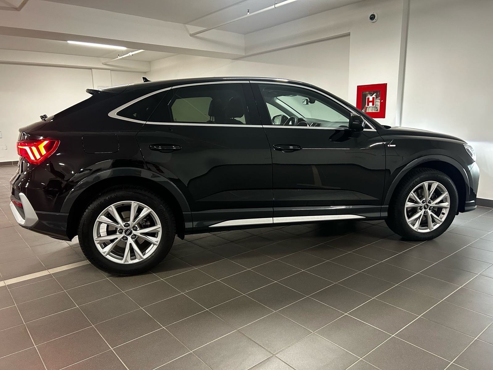 Audi Q3 35 TDI Sportback S Line Panorama automatik, pogled izvana - slika 3