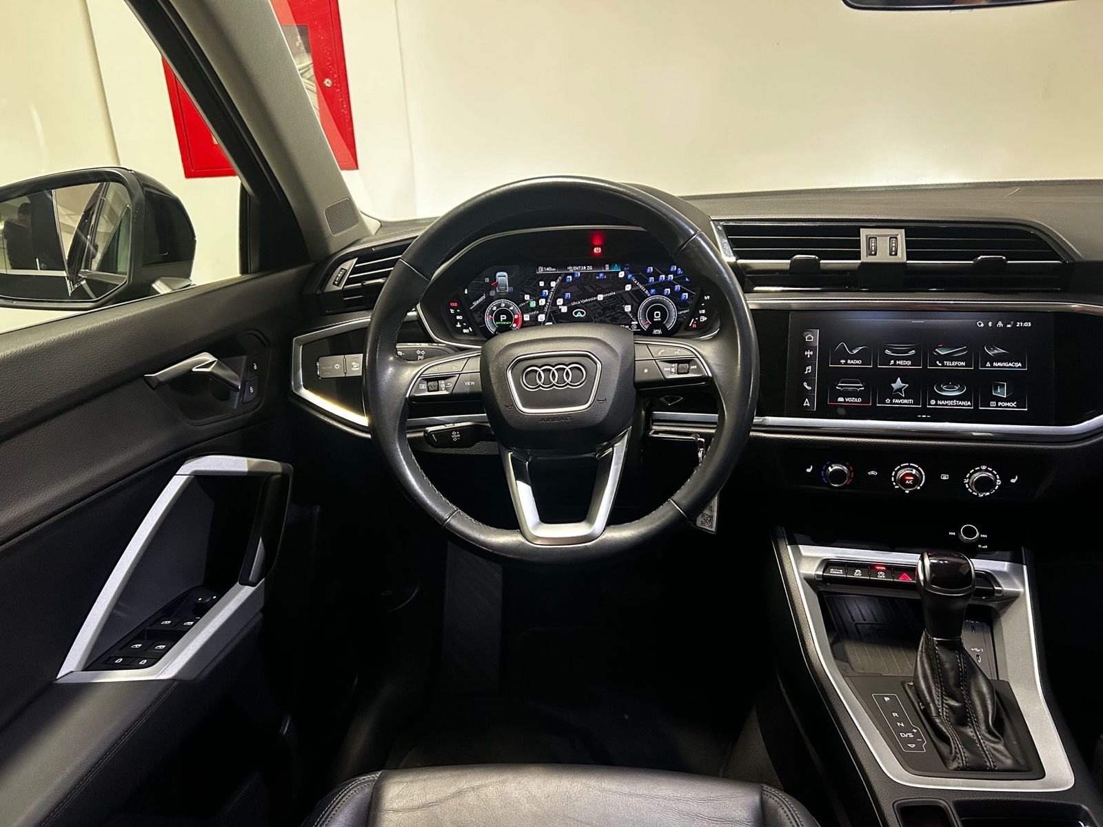 Audi Q3 35 TDI Sportback S Line Panorama automatik, fotografija 6