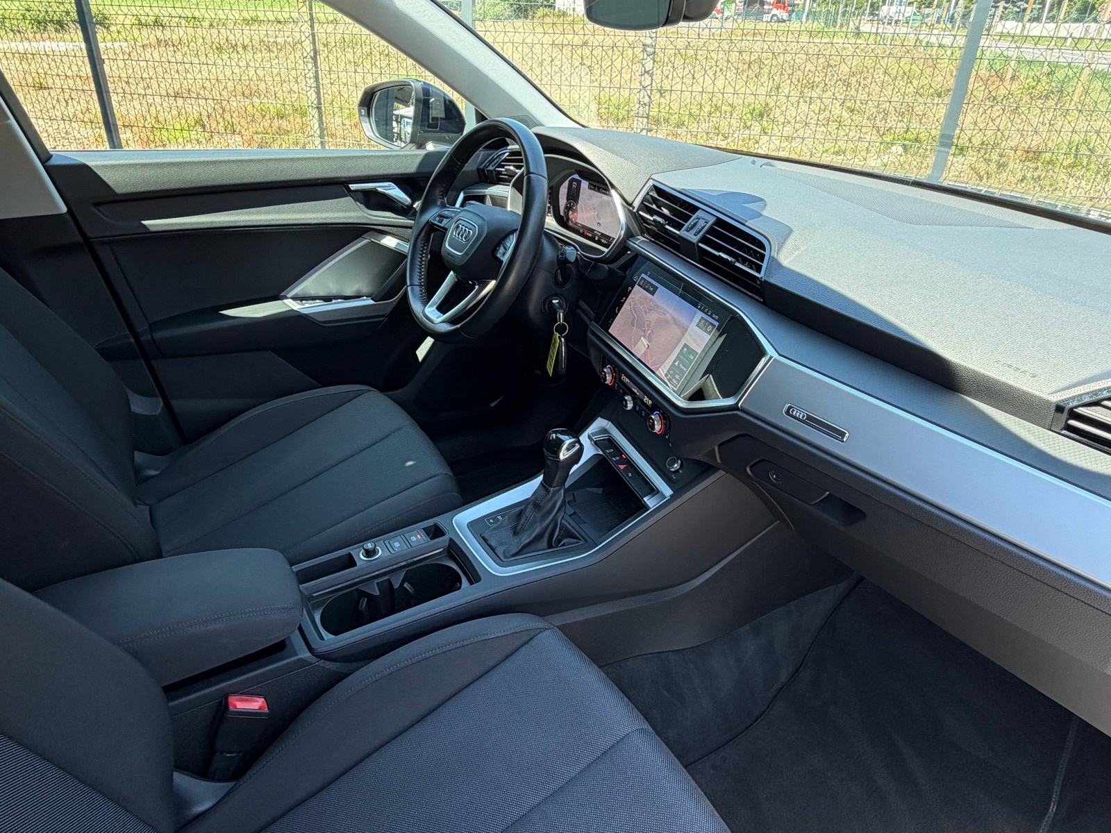 Audi Q3 35 TDI *S-Tronic* MATRIX LED Navi Kamera Virtual R19 Servisna, fotografija 17