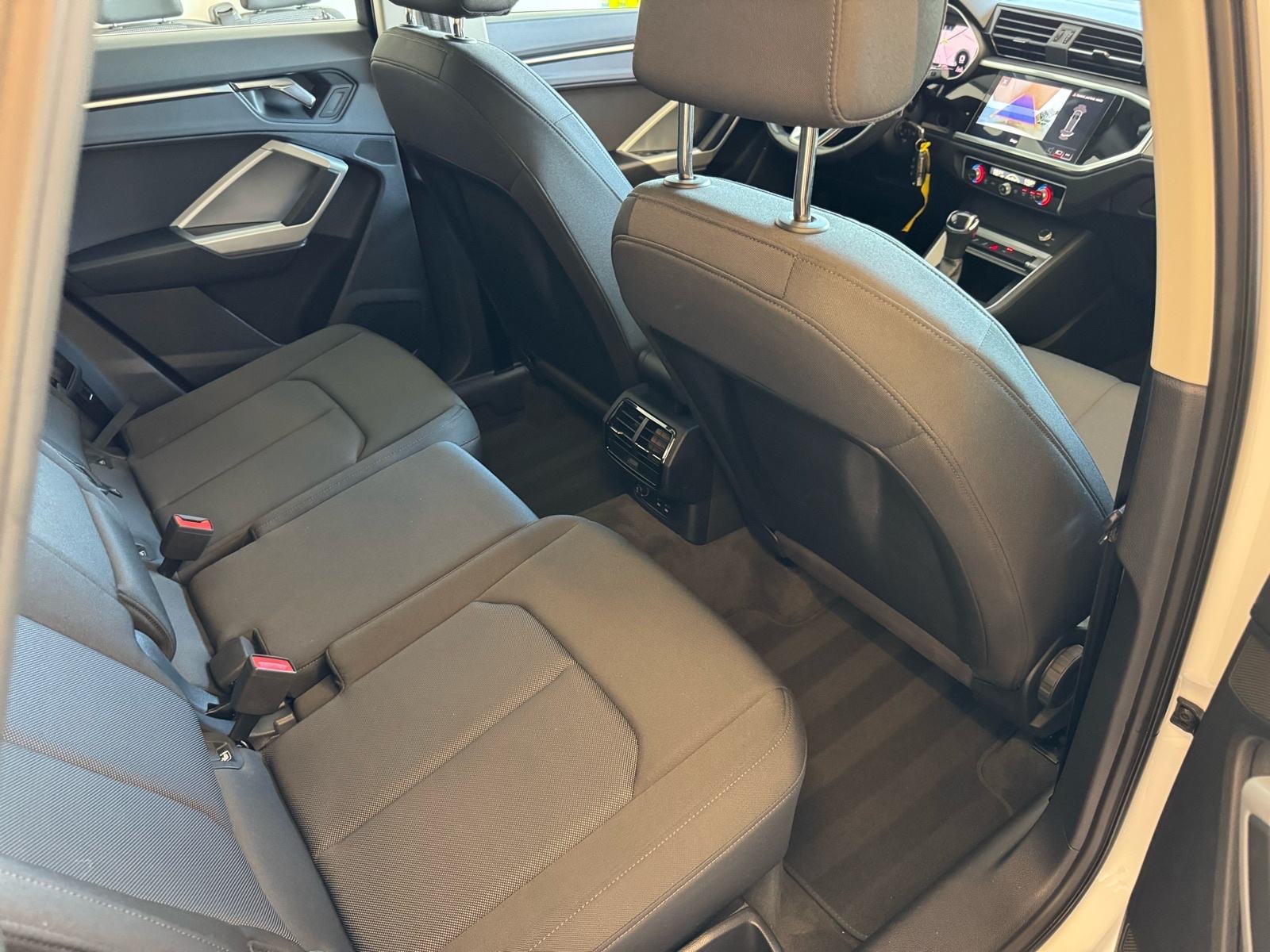 Audi Q3 35 TDI S-tronic; Navi; Vitrual; Matrix; Kamera; Alu 20, fotografija 11