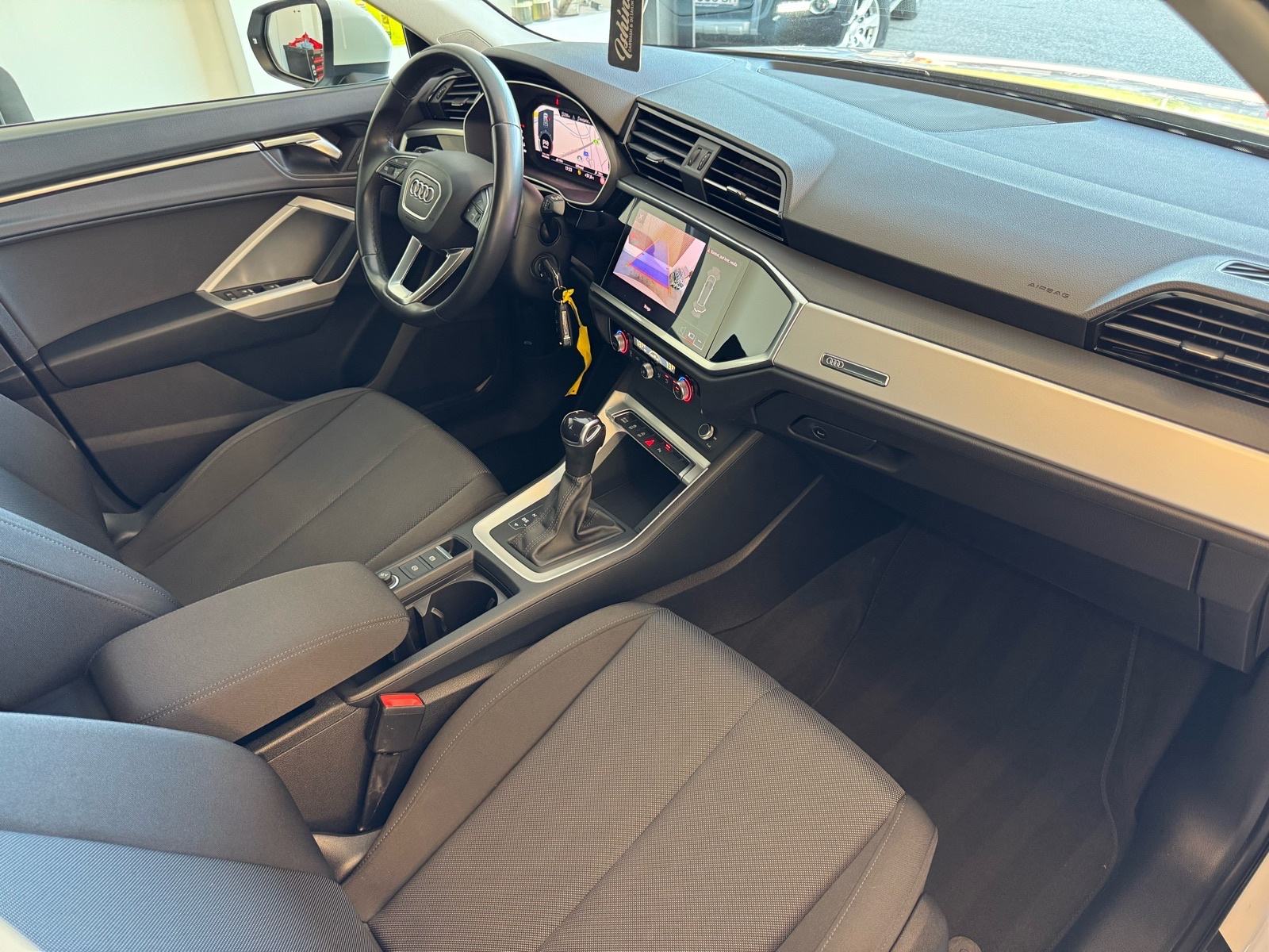 Audi Q3 35 TDI S-tronic; Navi; Vitrual; Matrix; Kamera; Alu 20, fotografija 10