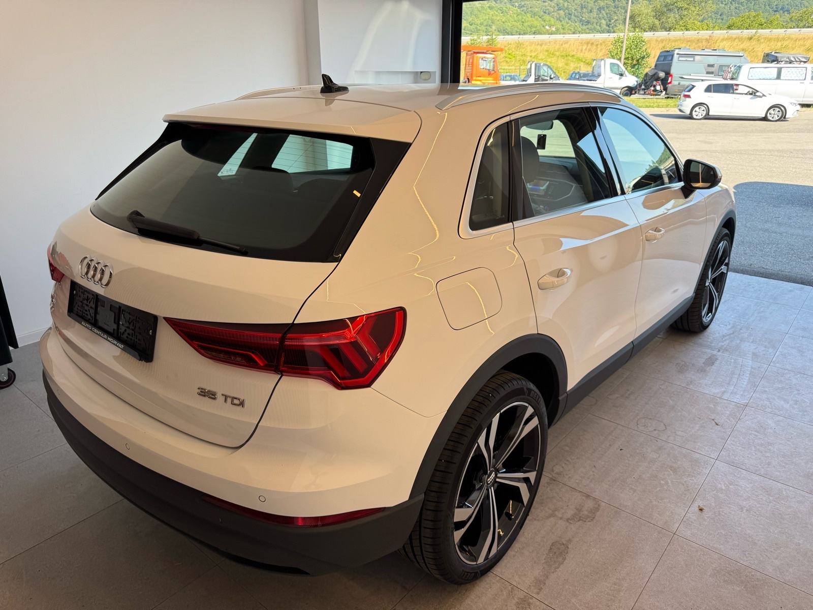 Audi Q3 35 TDI S-tronic; Navi; Vitrual; Matrix; Kamera; Alu 20, fotografija 5