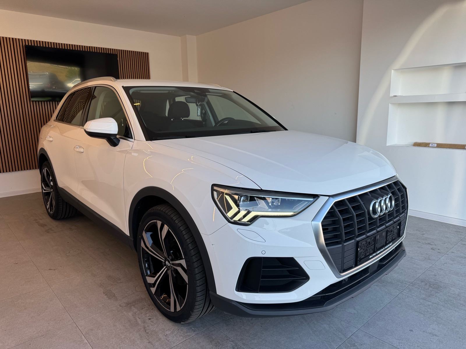 Audi Q3 35 TDI S-tronic; Navi; Vitrual; Matrix; Kamera; Alu 20, fotografija 4