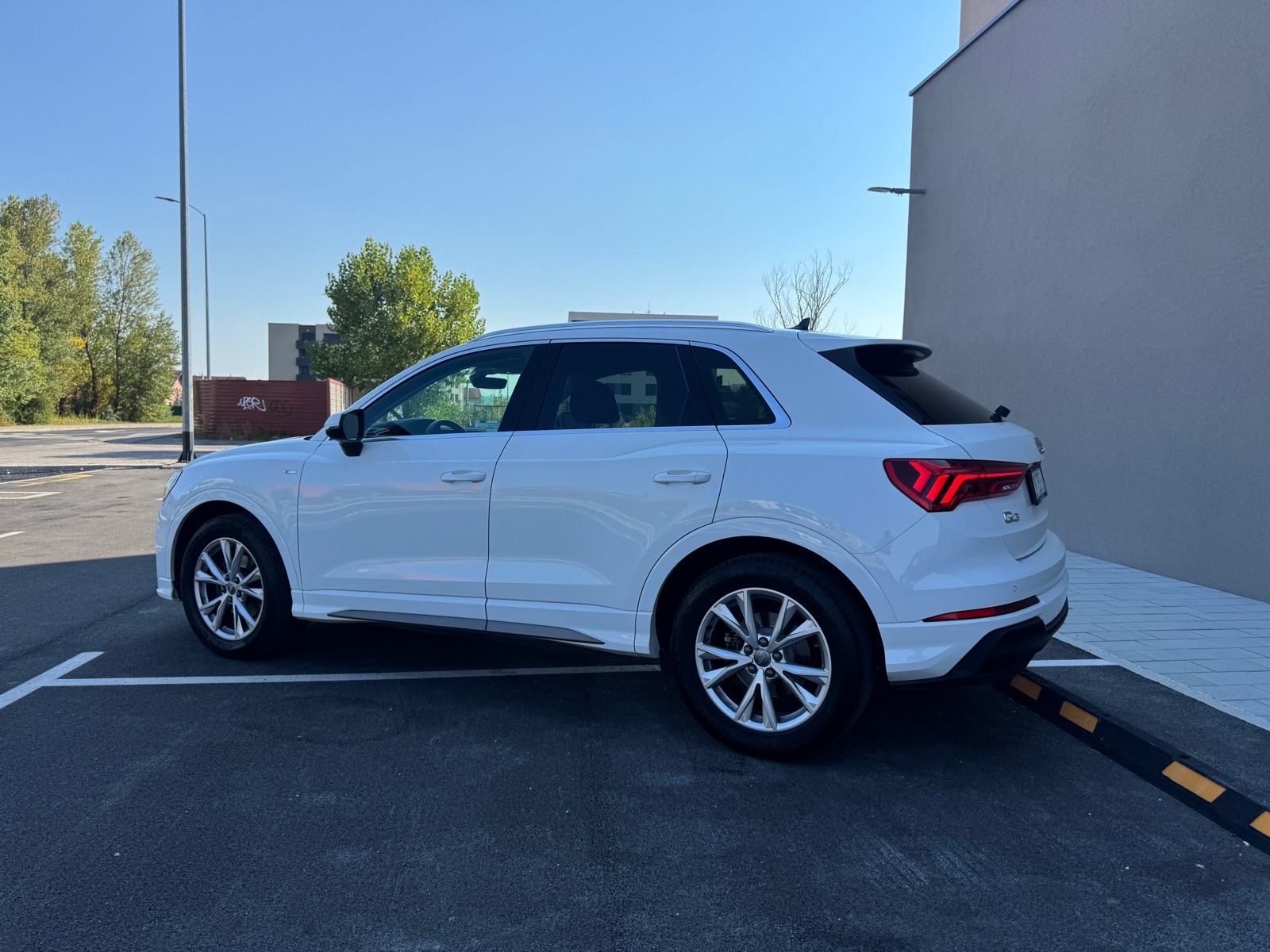 Audi Q3 35 TFSI S-line automatik 85 tis km, fotografija 3