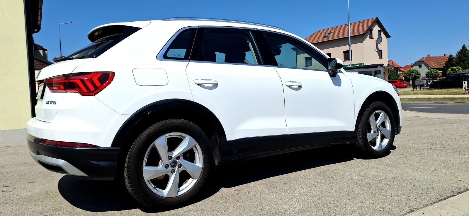 Audi Q3 35 TFSI S-tronic - PRVI VLASNIK , VIRTUAL, KAMERA, AMBI, LED, fotografija 4