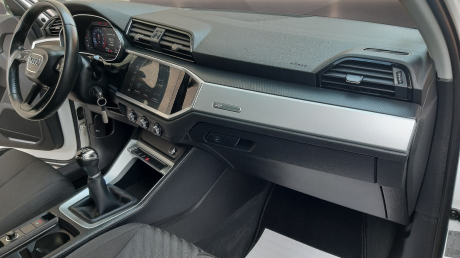 Audi Q3 35 TFSI-150KS-LED-PANORAMA-ŠIBER-JAMSTVO-LEASING-REG.4/2027, fotografija 12