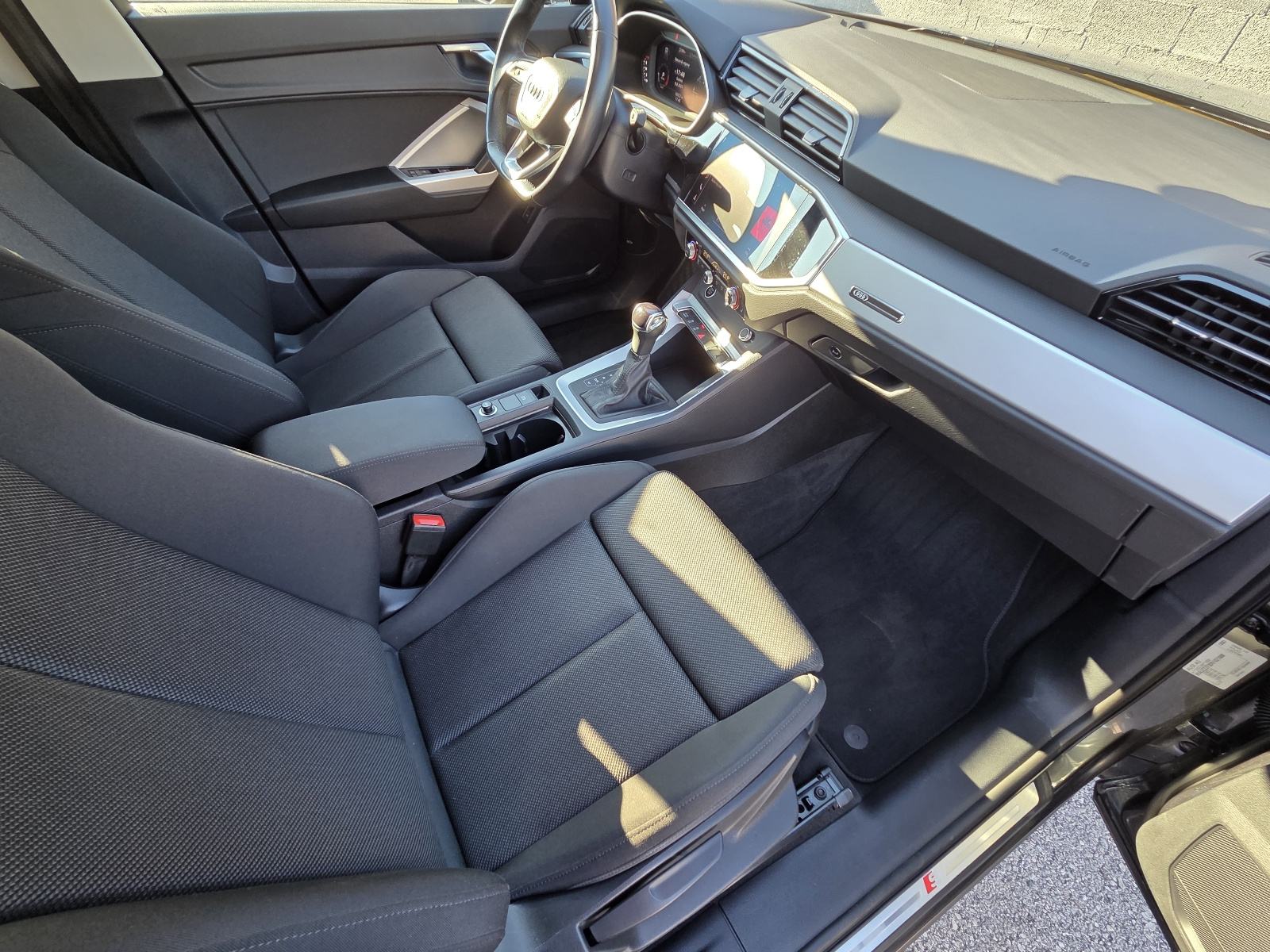 Audi Q3 35 TFSI Sportback 2xSline S-tronic --2022.g.--55.000km--, fotografija 16