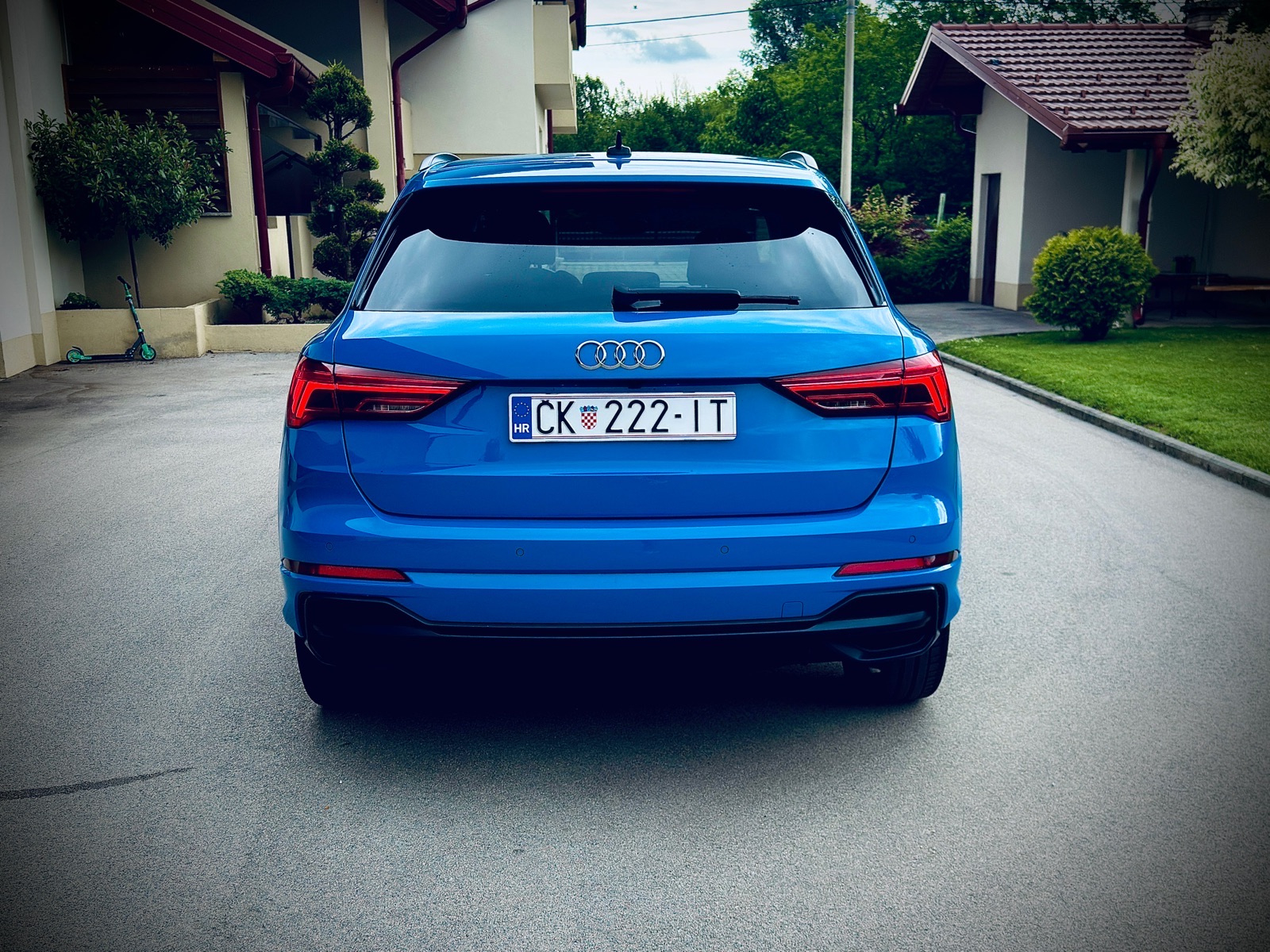 Audi Q3 35 TFSI // S tronic // S line // Black optic, fotografija 7