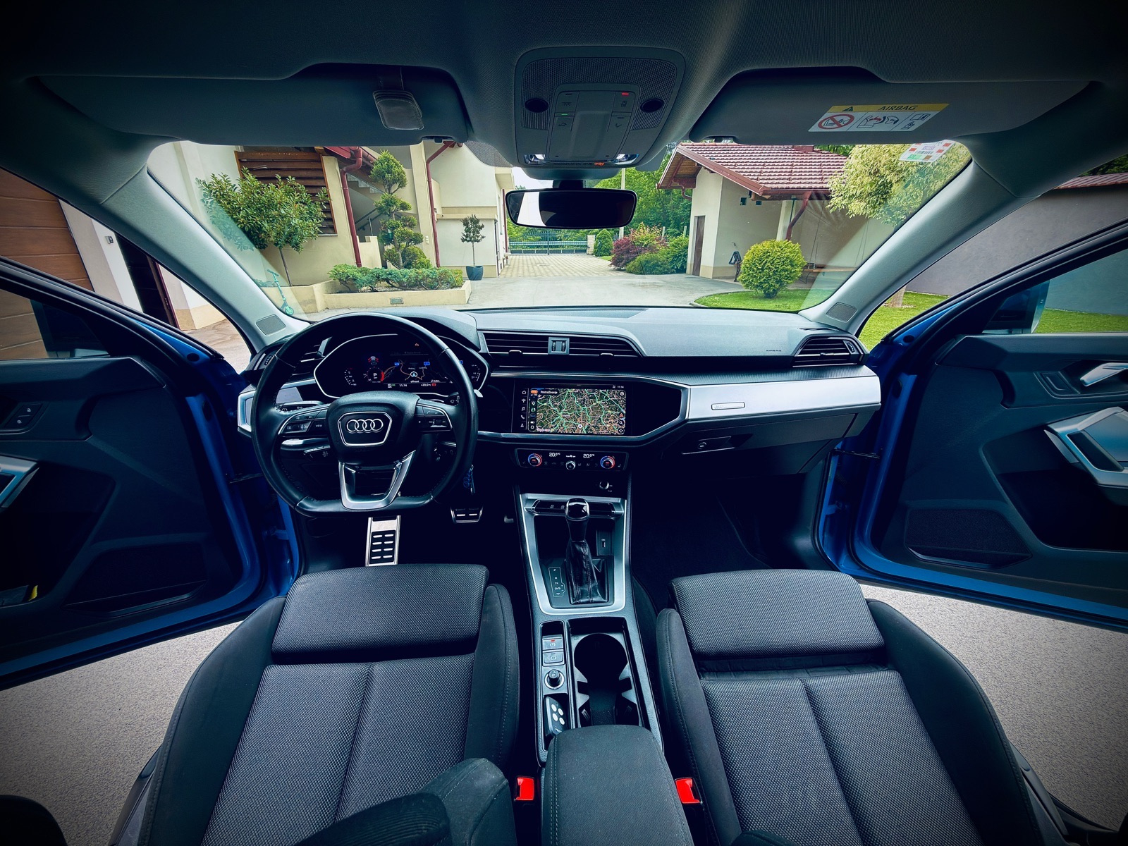 Audi Q3 35 TFSI // S tronic // S line // Black optic, fotografija 8