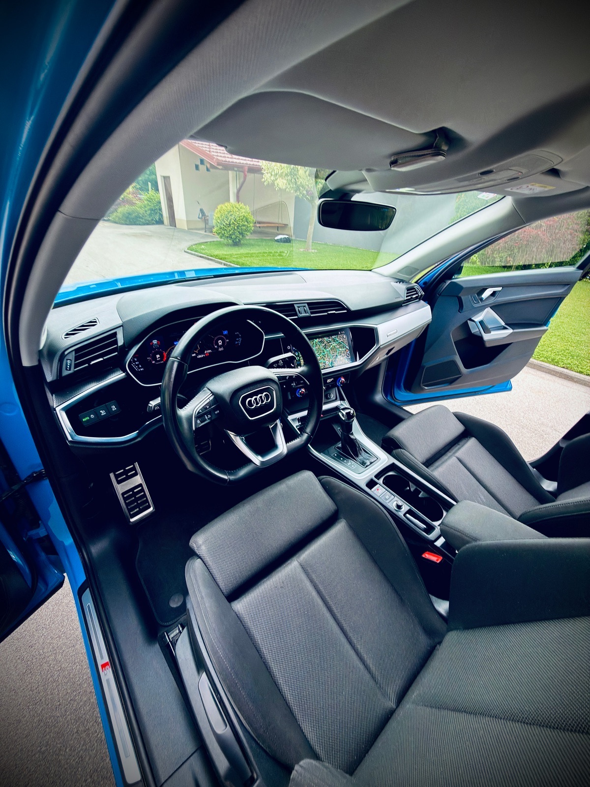 Audi Q3 35 TFSI // S tronic // S line // Black optic, fotografija 9