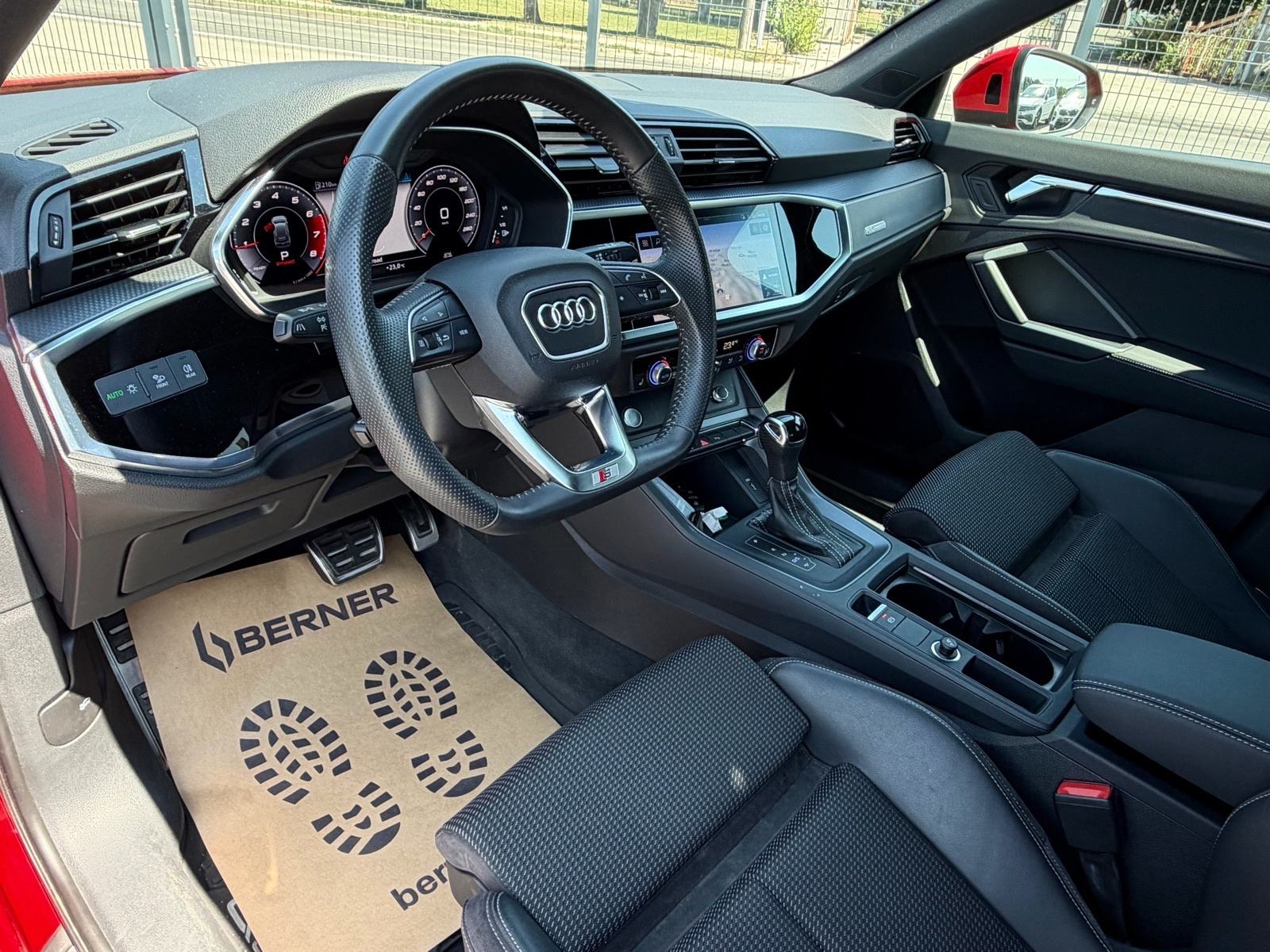 Audi Q3 35 TFSI S-Tronic *S-Line* FULL LED Navi Keyless R18 Servisna, fotografija 13