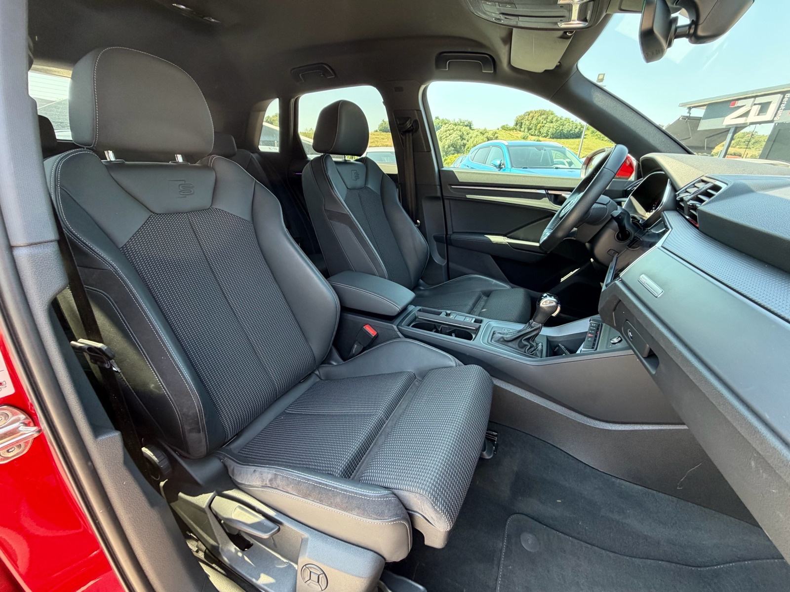 Audi Q3 35 TFSI S-Tronic *S-Line* FULL LED Navi Keyless R18 Servisna, fotografija 17