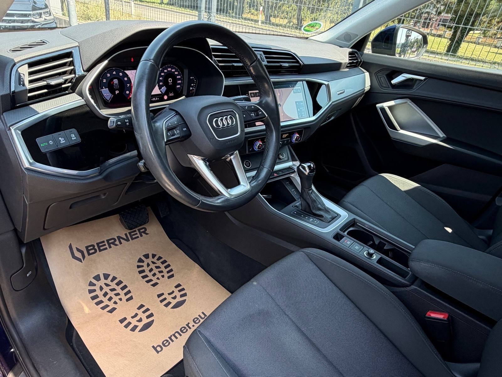 Audi Q3 40 TFSI S-Tronic *Quattro* FULL LED Panorama Navi R18 Servisna, fotografija 13