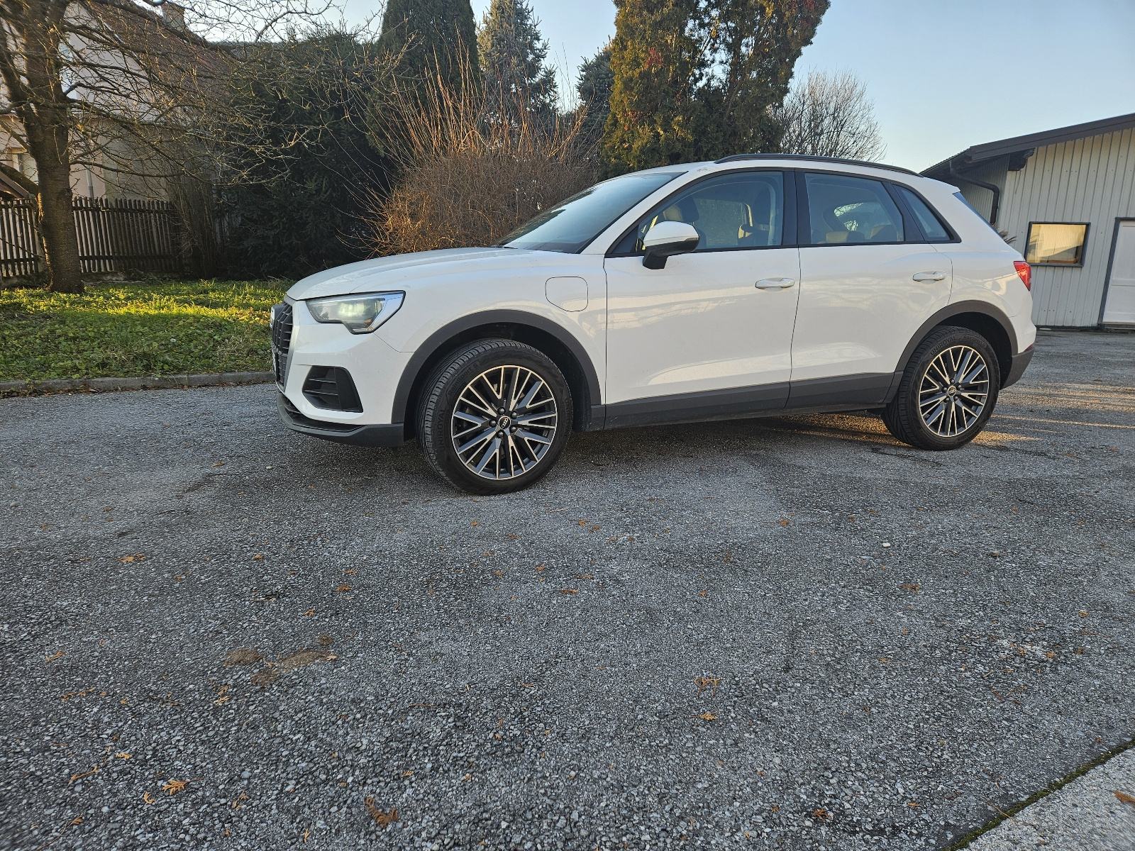 Audi Q3 TFSIe 45 S tronic 2021g automatik plug in hybrid reg.do 12/26, fotografija 5