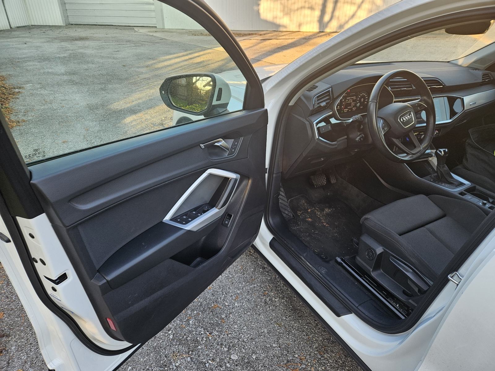 Audi Q3 TFSIe 45 S tronic 2021g automatik plug in hybrid reg.do 12/26, fotografija 10
