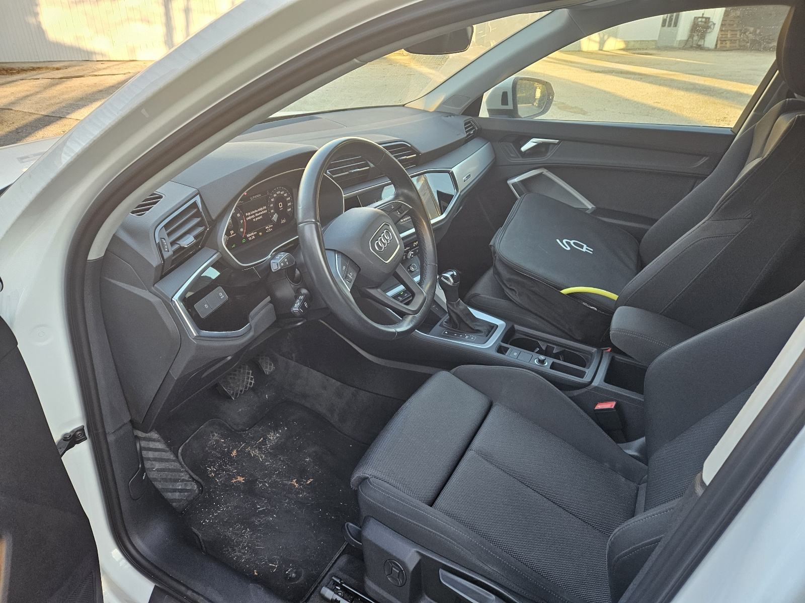 Audi Q3 TFSIe 45 S tronic 2021g automatik plug in hybrid reg.do 12/26, fotografija 13