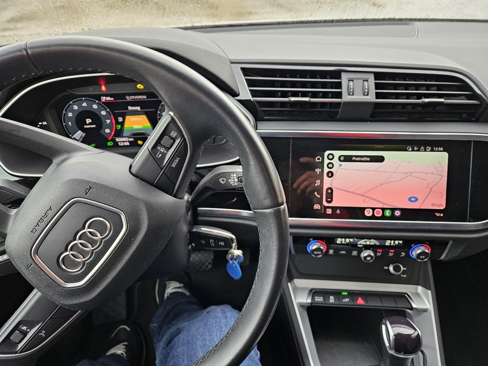 Audi Q3 TFSIe 45 S tronic 2021g automatik plug in hybrid reg.do 12/26, fotografija 18