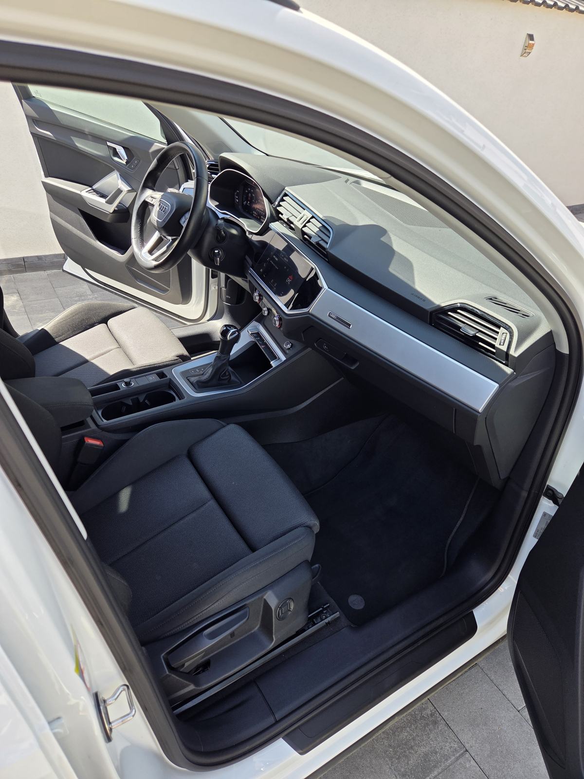 Audi Q3 45 TFSI e-hybrid/automatik/registriran/leasing, fotografija 17