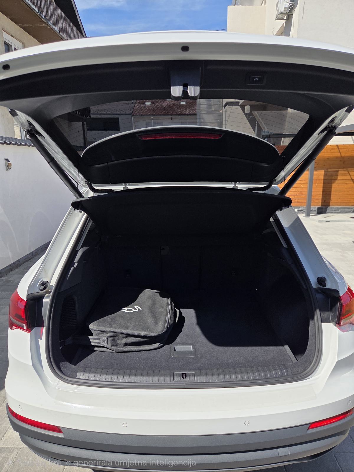 Audi Q3 45 TFSI e-hybrid/automatik/registriran/leasing, fotografija 11