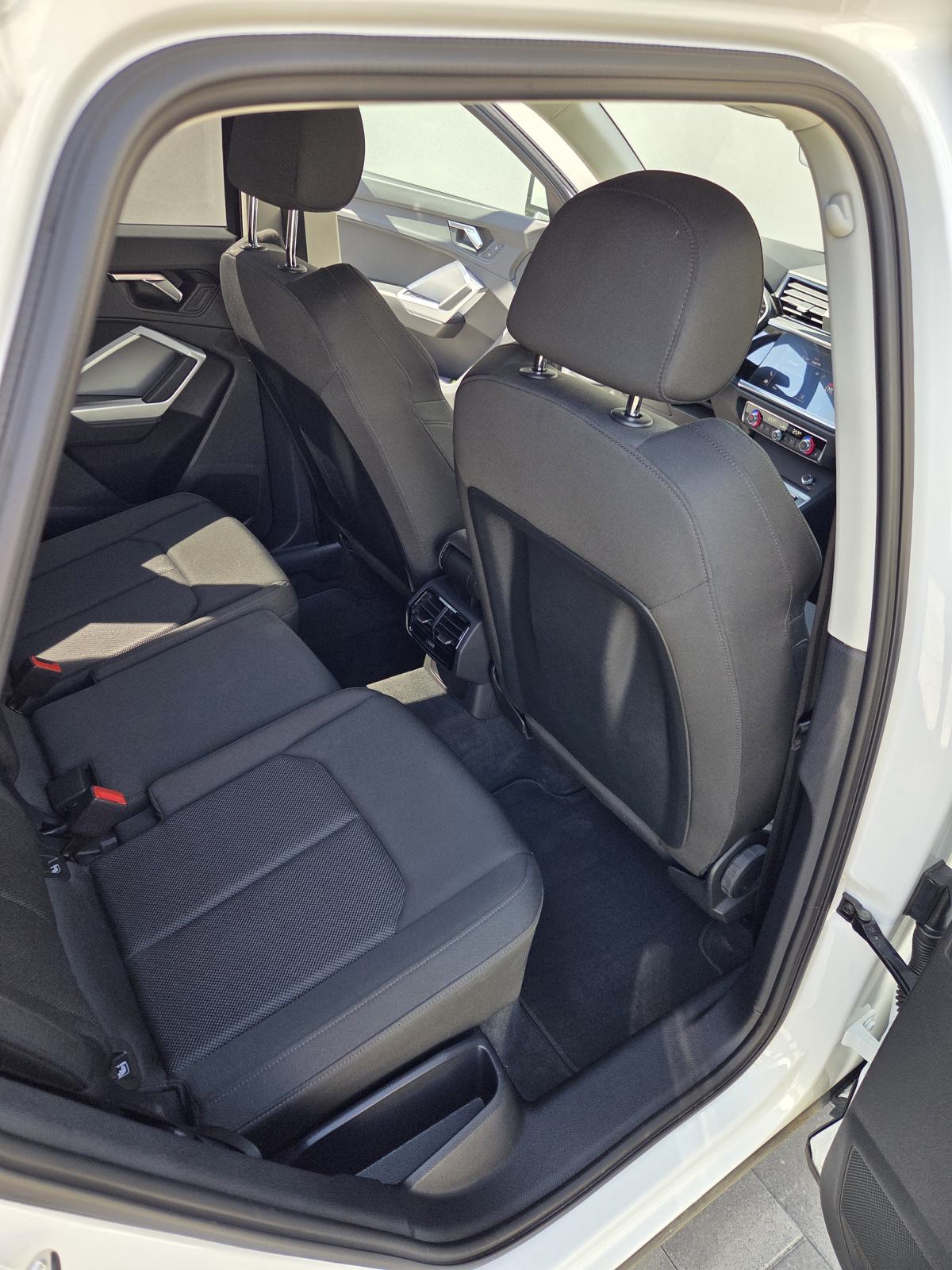 Audi Q3 45 TFSI e-hybrid/automatik/registriran/leasing, fotografija 18