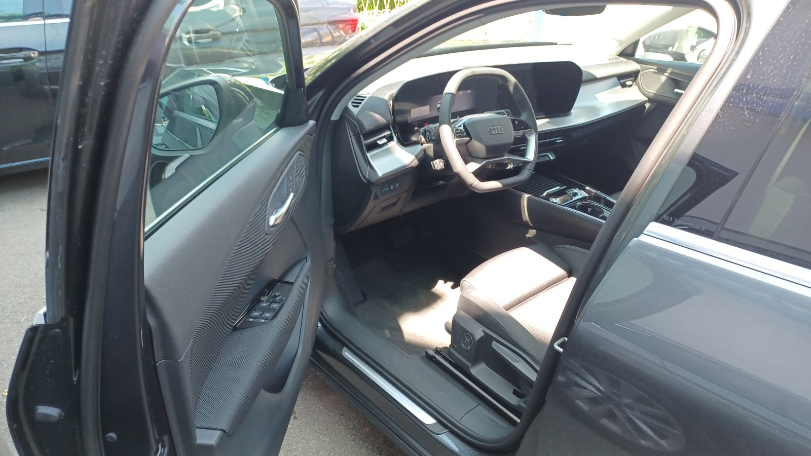 Q3 SB TFSI 110 kW/150 KS, S-TRON,S-LINE,NAVI,LED,ACC,KAMERA,ASSIST,19", fotografija 11