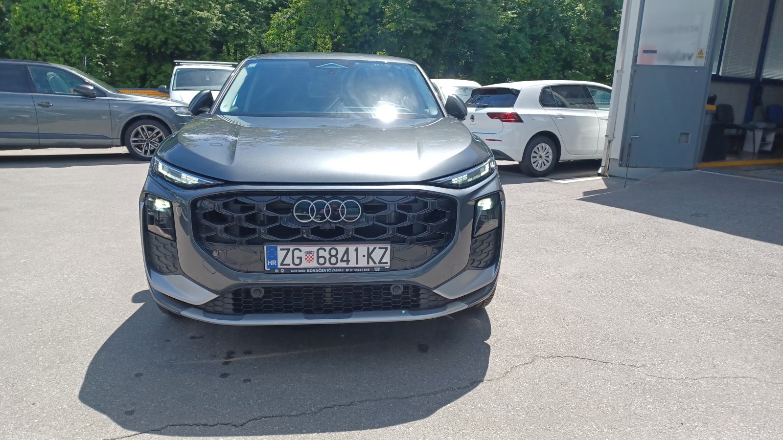 Q3 SB TFSI 110 kW/150 KS, S-TRON,S-LINE,NAVI,LED,ACC,KAMERA,ASSIST,19", fotografija 2