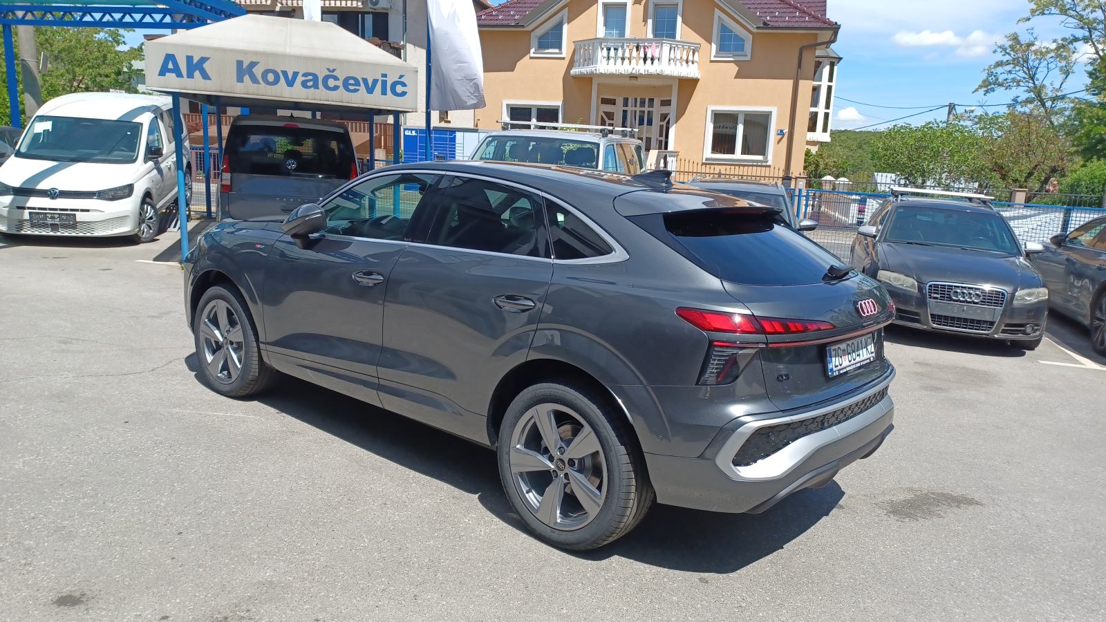 Q3 SB TFSI 110 kW/150 KS, S-TRON,S-LINE,NAVI,LED,ACC,KAMERA,ASSIST,19", fotografija 7