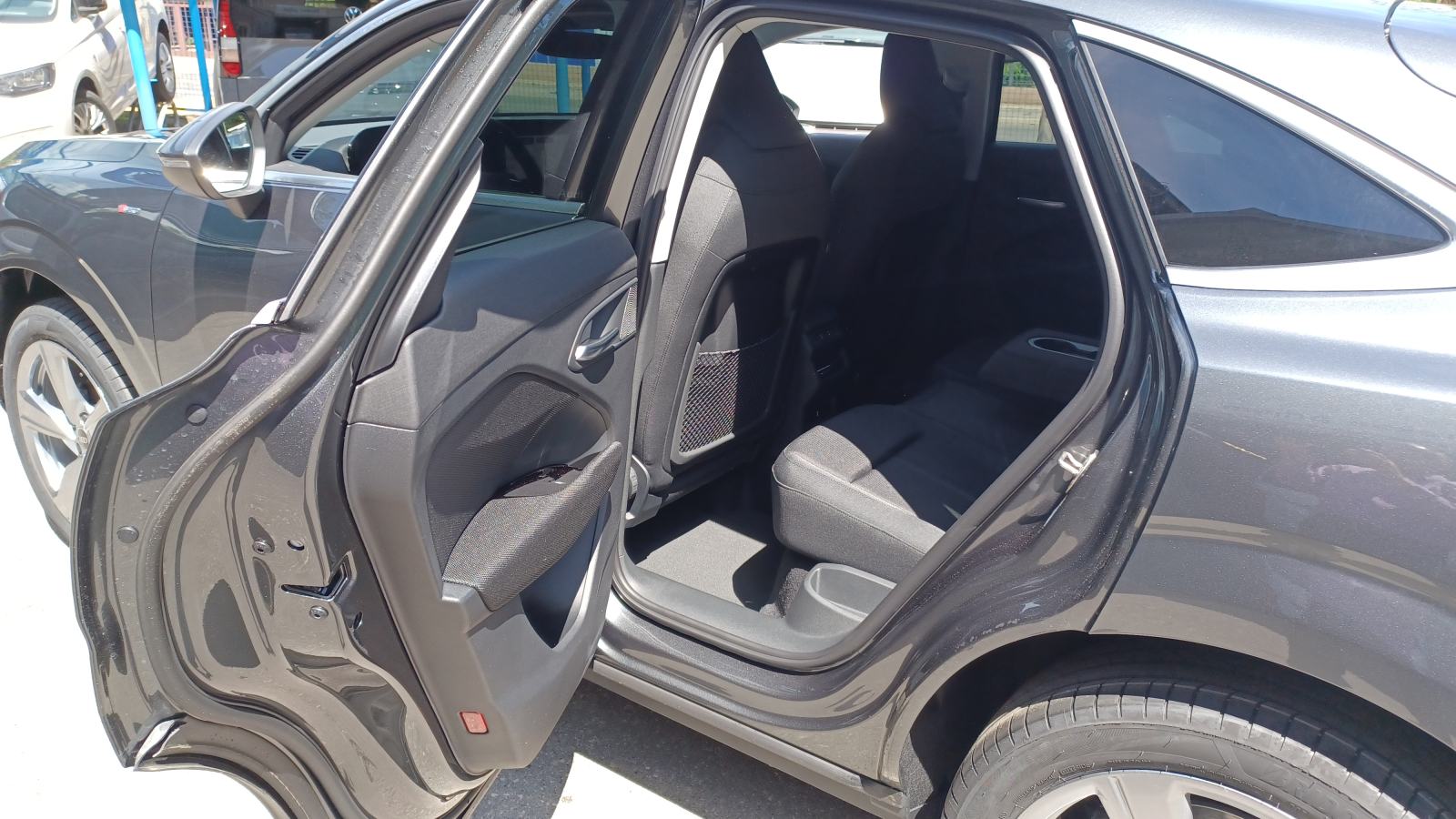 Q3 SB TFSI 110 kW/150 KS, S-TRON,S-LINE,NAVI,LED,ACC,KAMERA,ASSIST,19", fotografija 16
