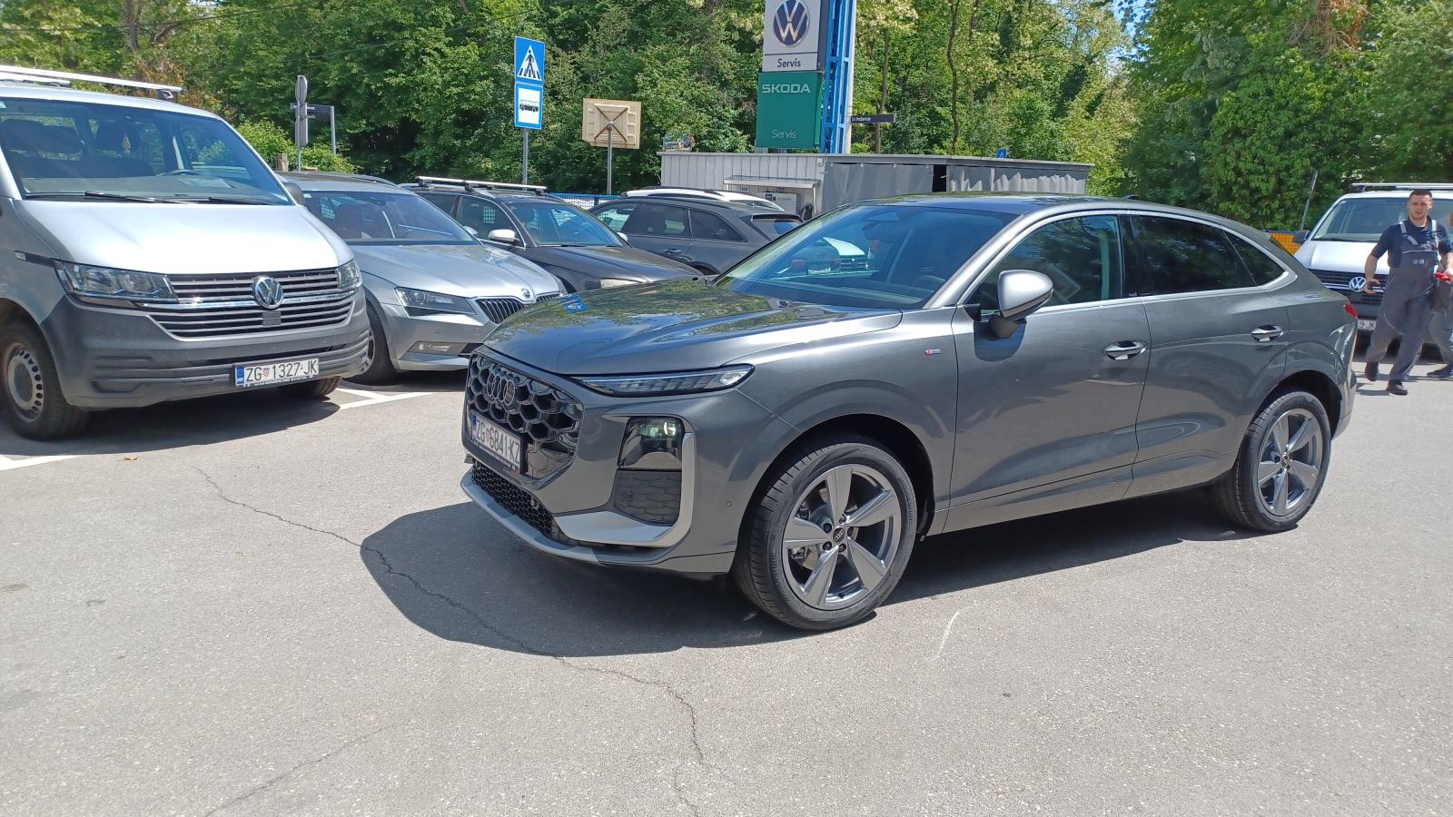 Q3 SB TFSI 110 kW/150 KS, S-TRON,S-LINE,NAVI,LED,ACC,KAMERA,ASSIST,19", fotografija 3